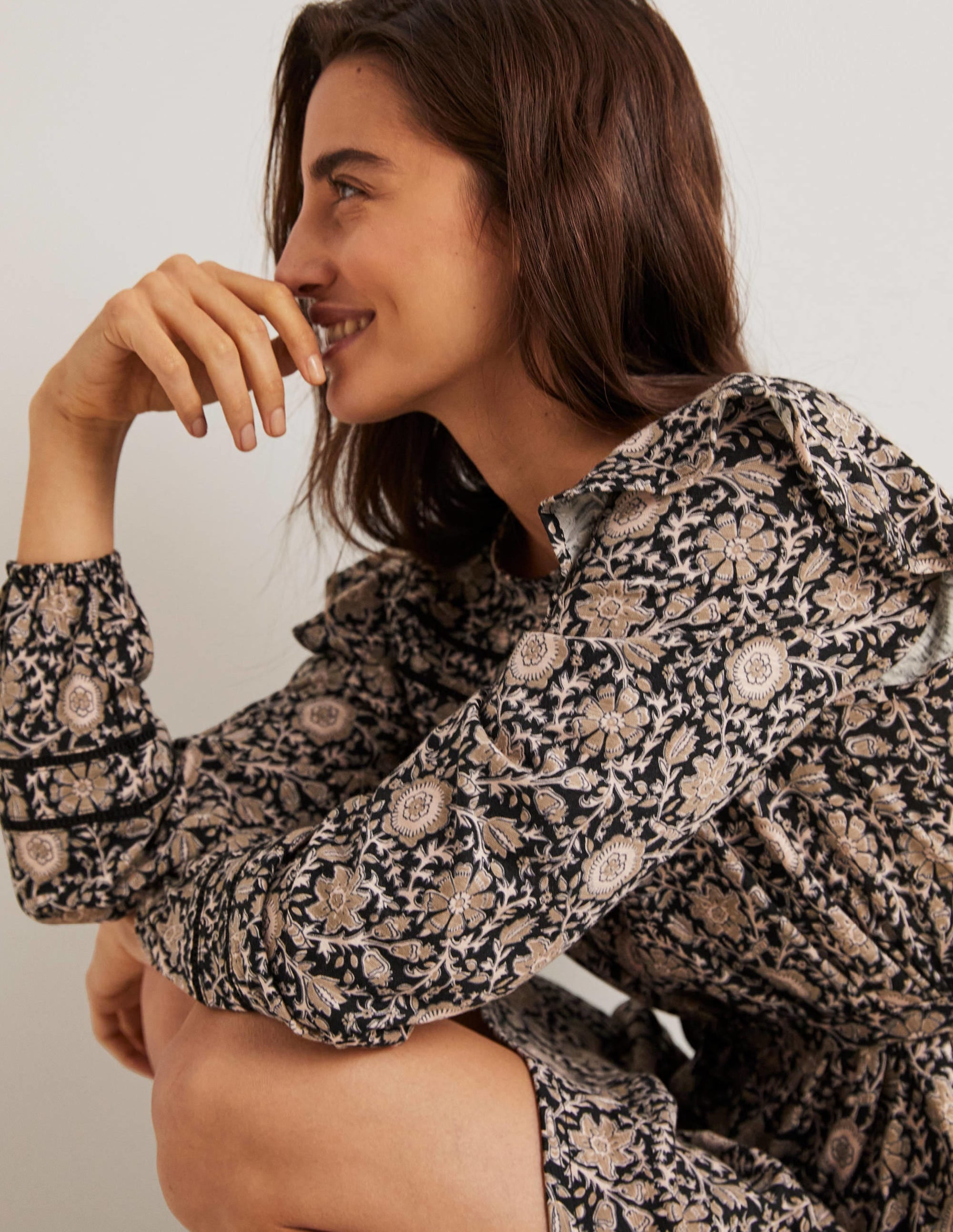 Robe en jersey avec bordures décorées-Noir, motif Enchanting Twig - Image 2