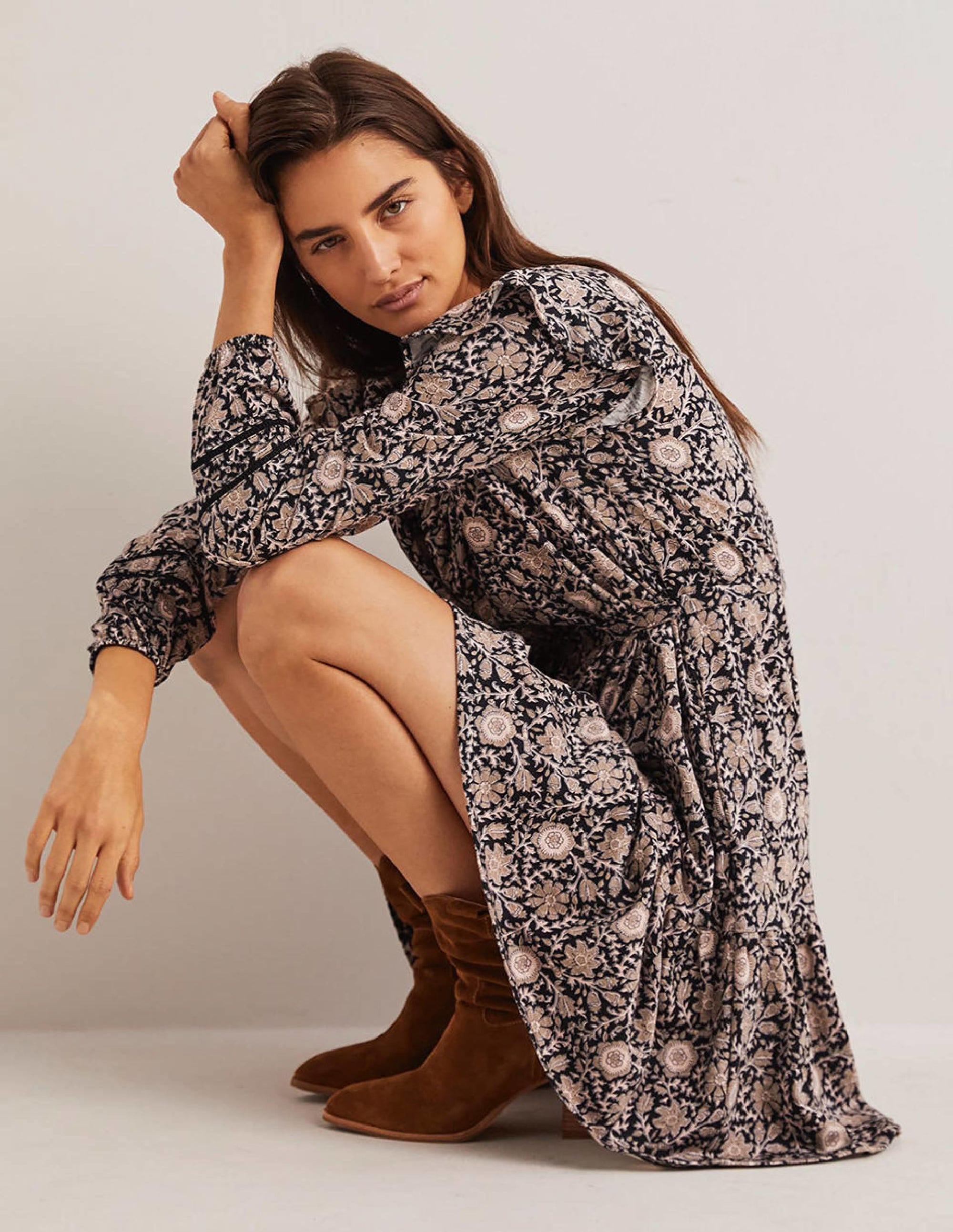 Robe en jersey avec bordures décorées-Noir, motif Enchanting Twig - Image 5