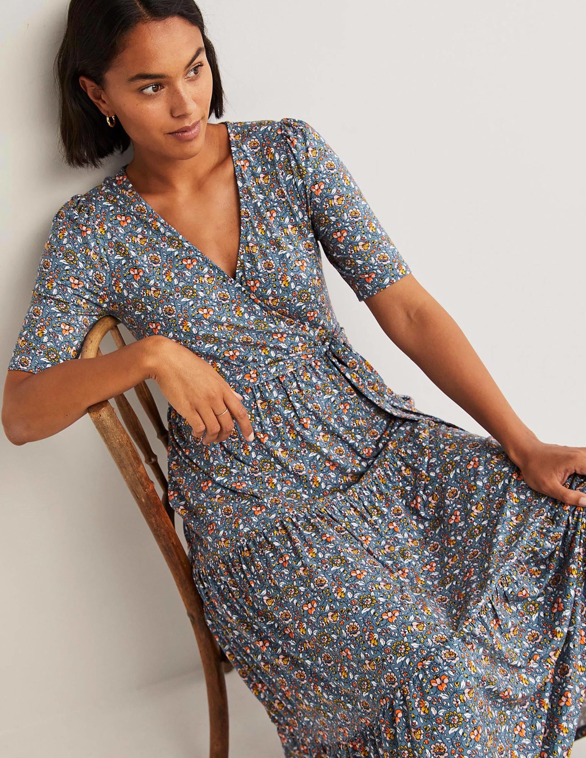 Robe portefeuille longue en jersey à volants-Bleu marine, motif Botanic Meadow - Image 2