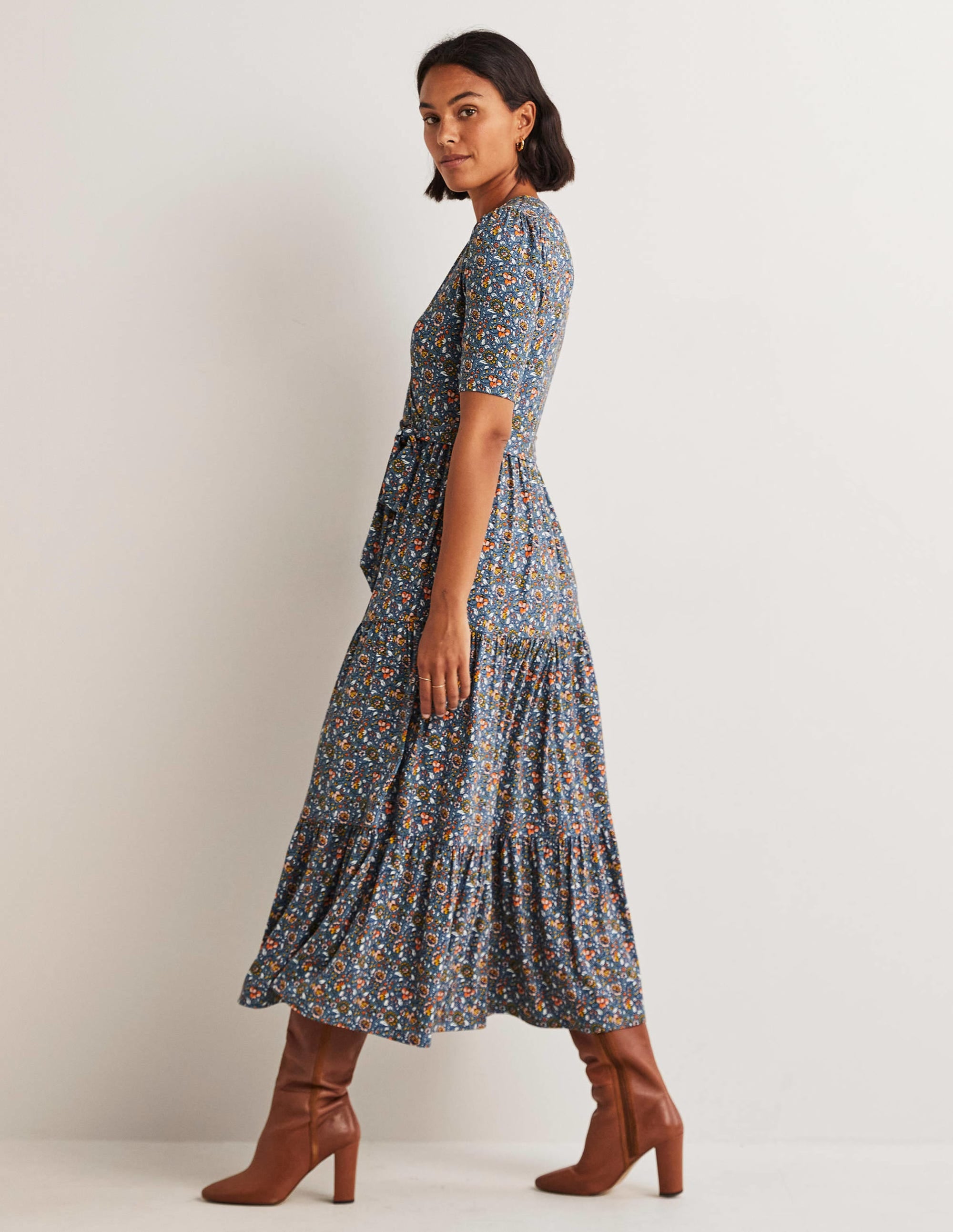 Robe portefeuille longue en jersey à volants-Bleu marine, motif Botanic Meadow - Image 5