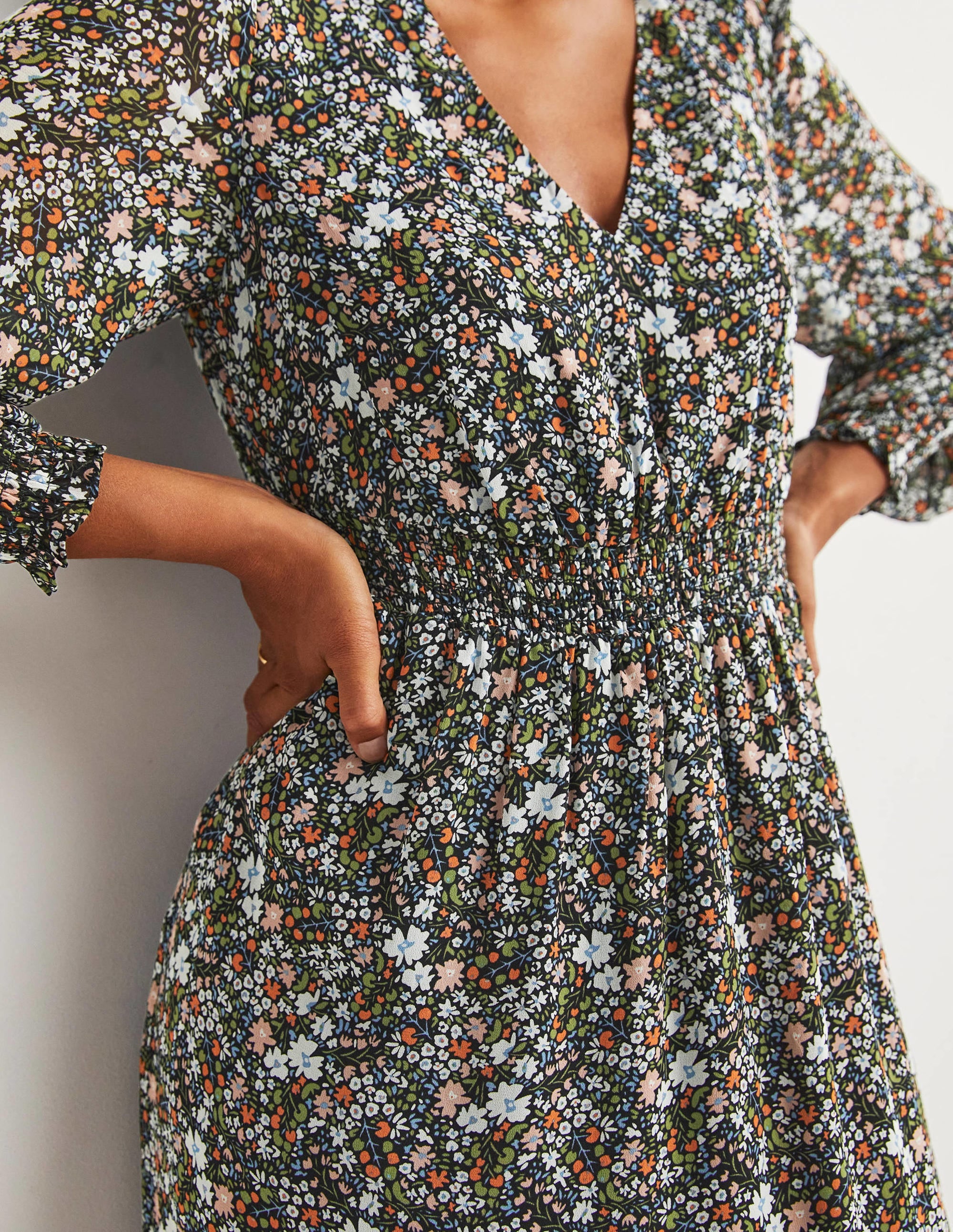 Robe midi à taille smockée-Noir, motif Abstract Ditsy - Image 2