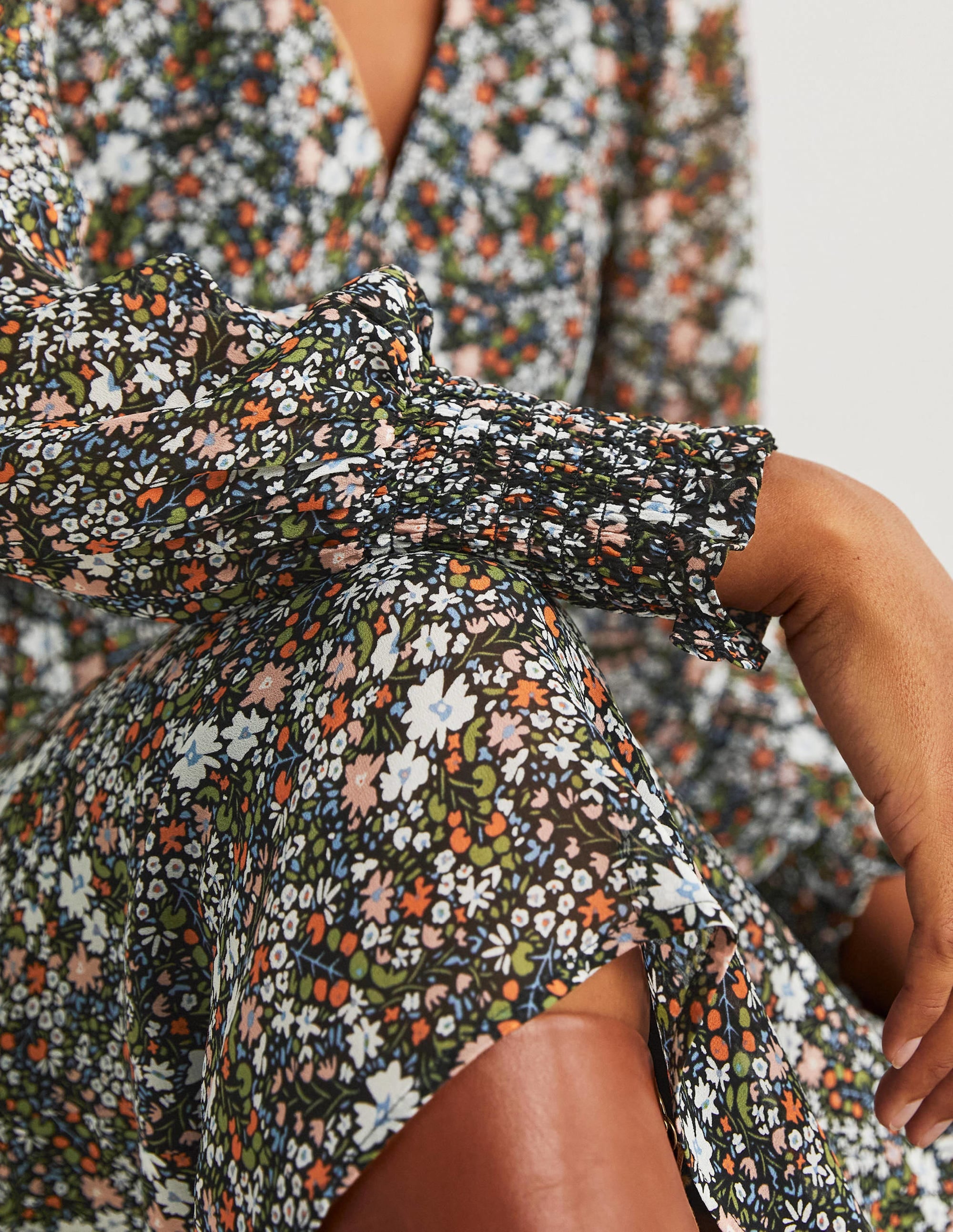 Robe midi à taille smockée-Noir, motif Abstract Ditsy - Image 5