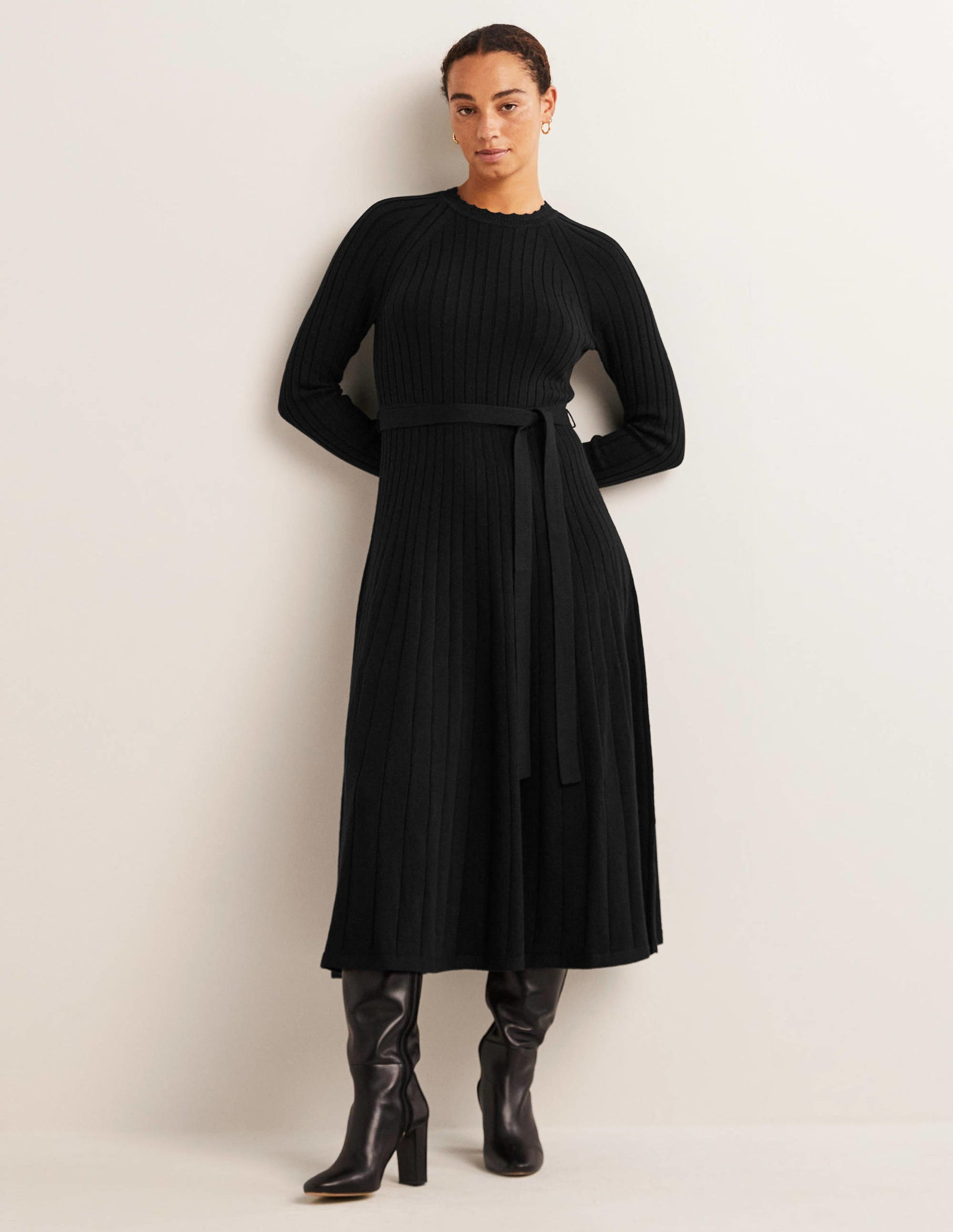 Midi-Strickkleid mit Rippdetails-Schwarz-1