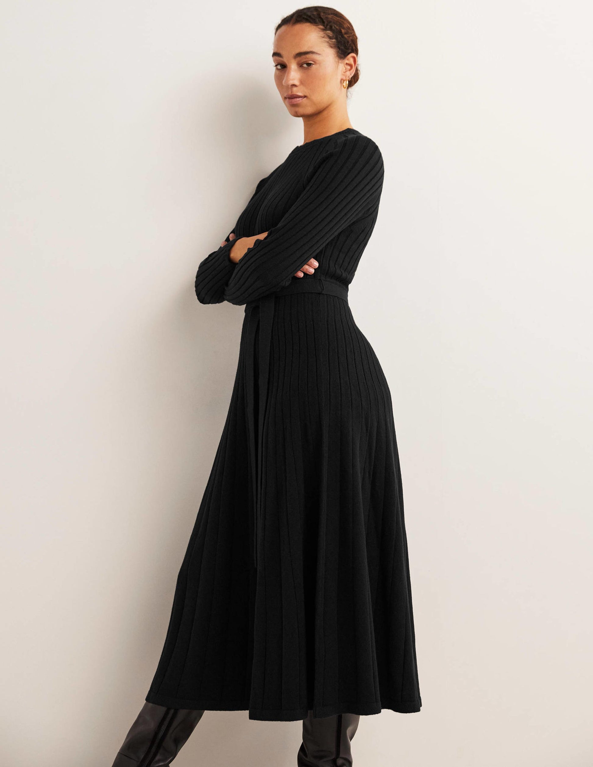 Midi-Strickkleid mit Rippdetails-Schwarz-4