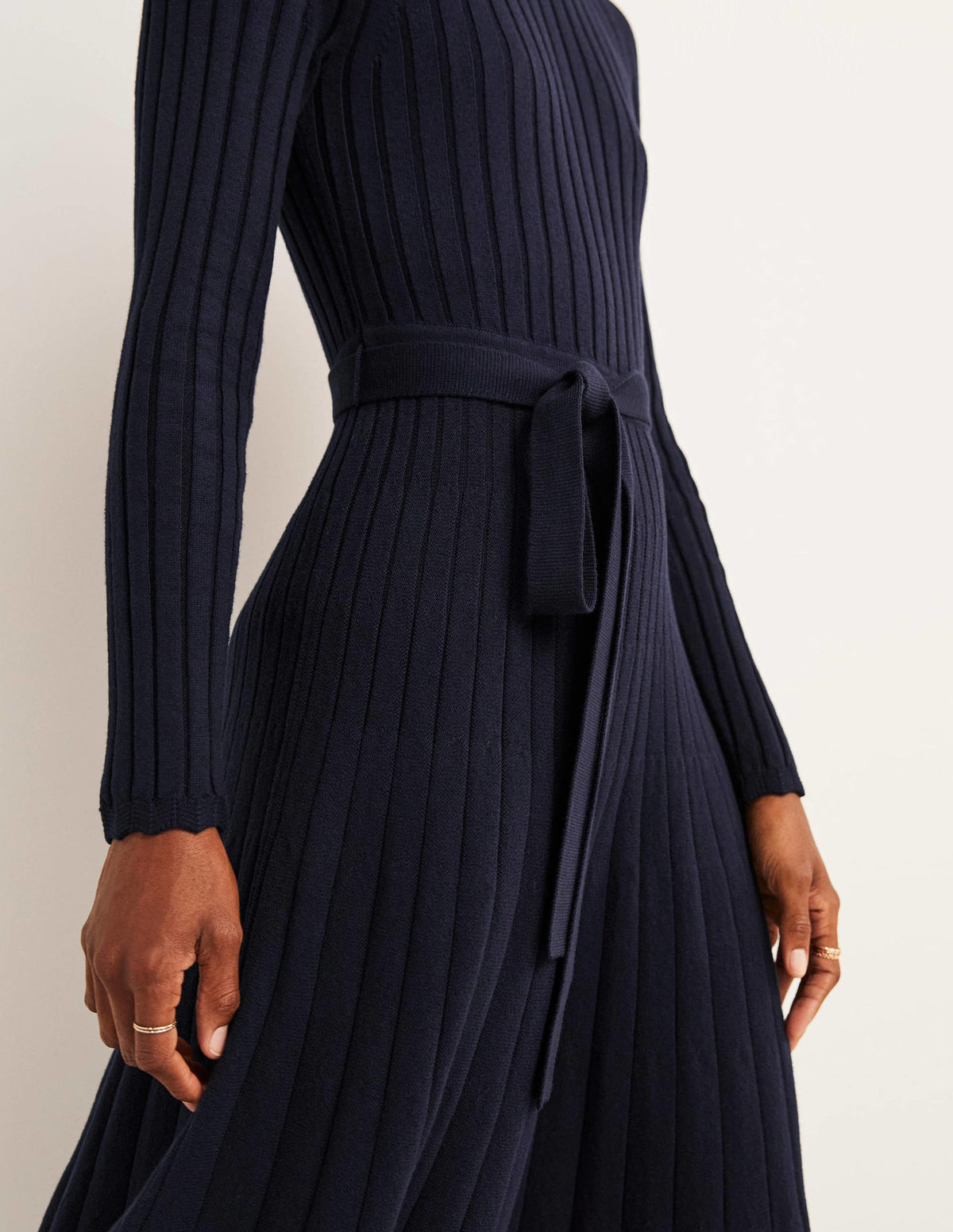 Midi-Strickkleid mit Rippdetails-Marineblau-2