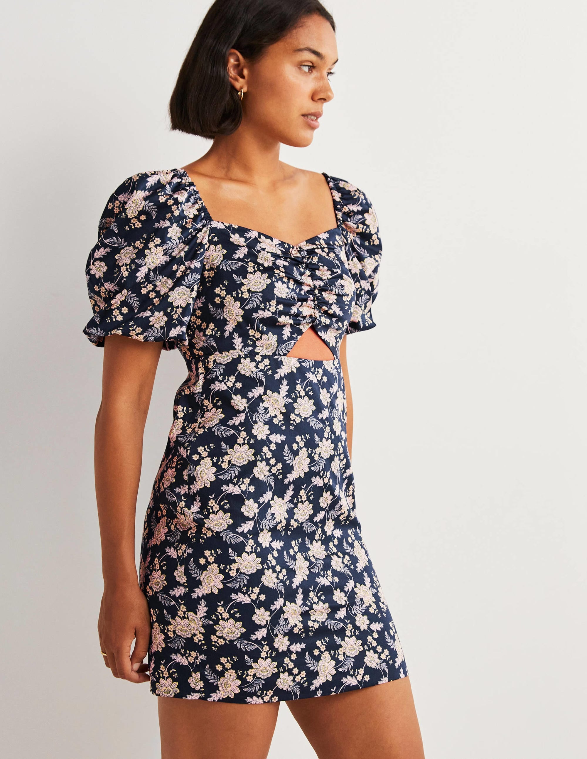 Minikleid mit Cut-out-Detail-Navy, Chintz-Blumen - Image 4