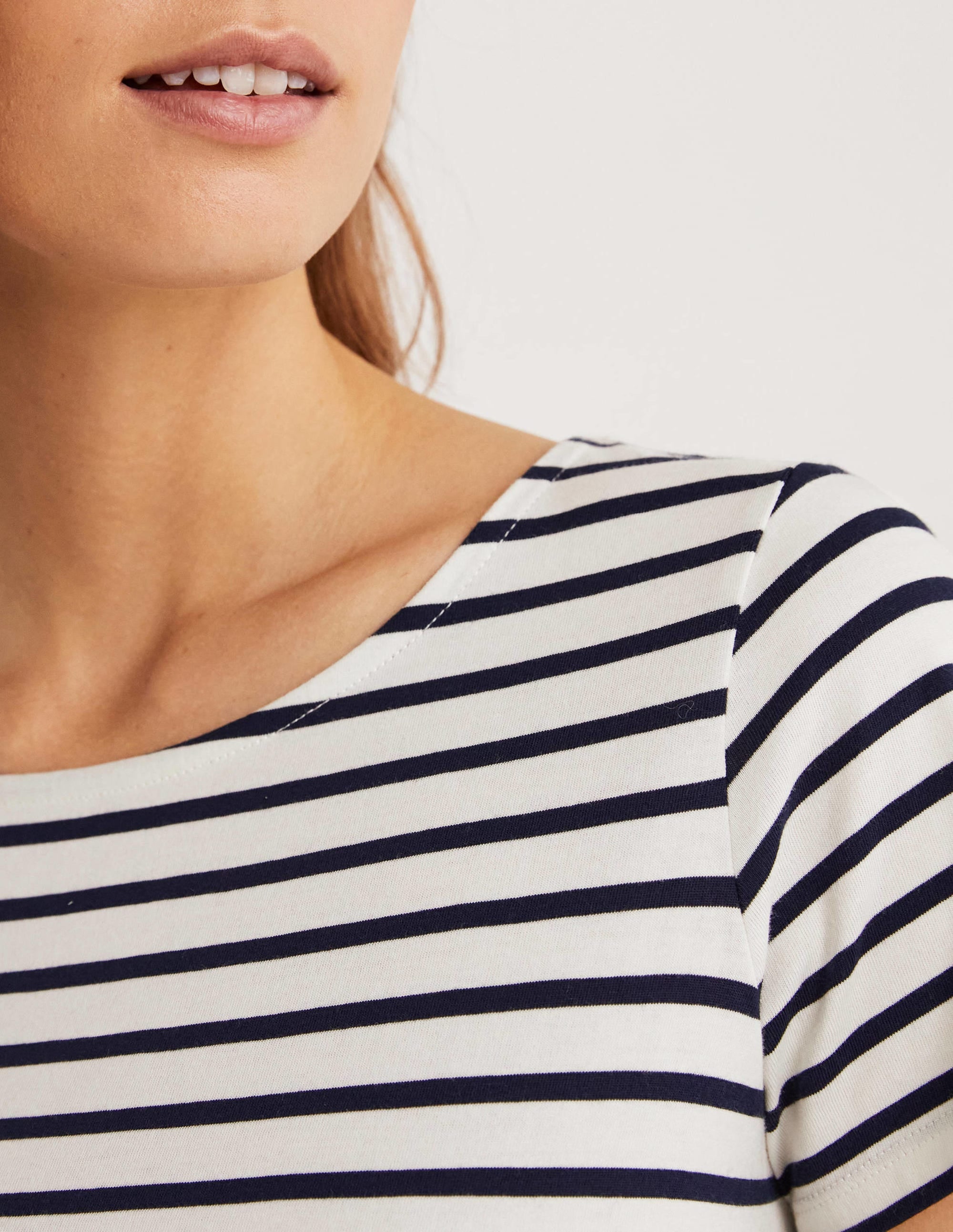 Kurzärmliges Bretonshirt-Naturweiß/Navy, Gestreift - Image 2