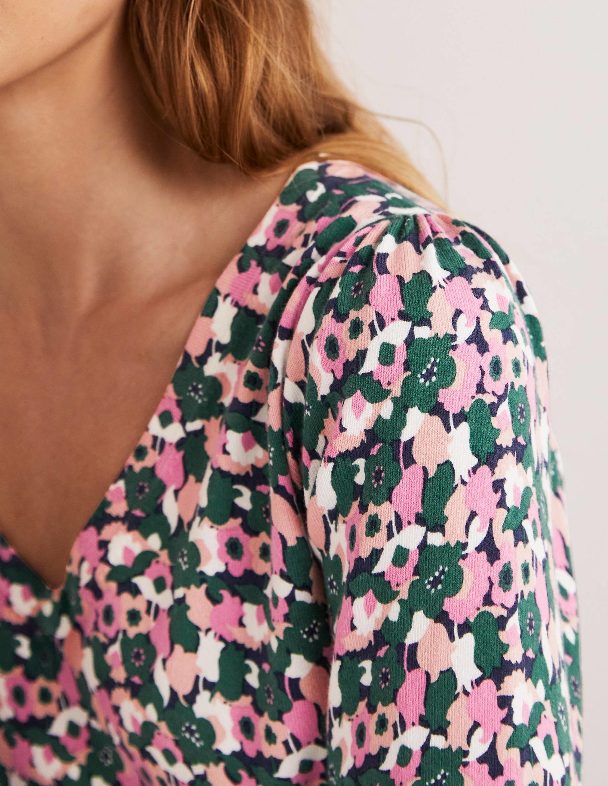Cotton V-Neck Jumper-Wild Rose, Tulip Cluster-2