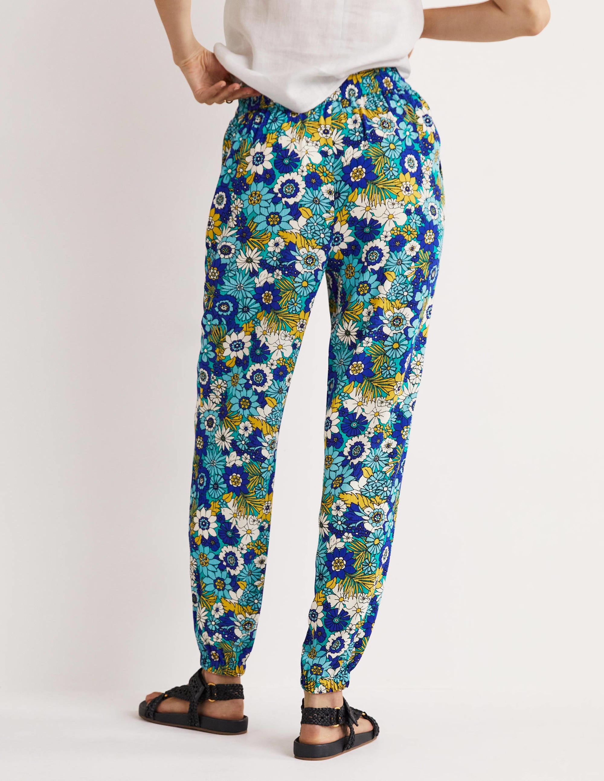 Pantalon fuselé effet froissé-Émeraude, motif Bloom Garden - Image 2