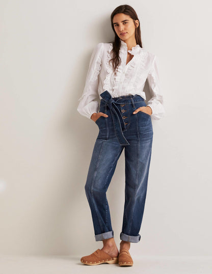 Hoch geschnittene Jeans mit Gürtel-Mittleres Vintageblau