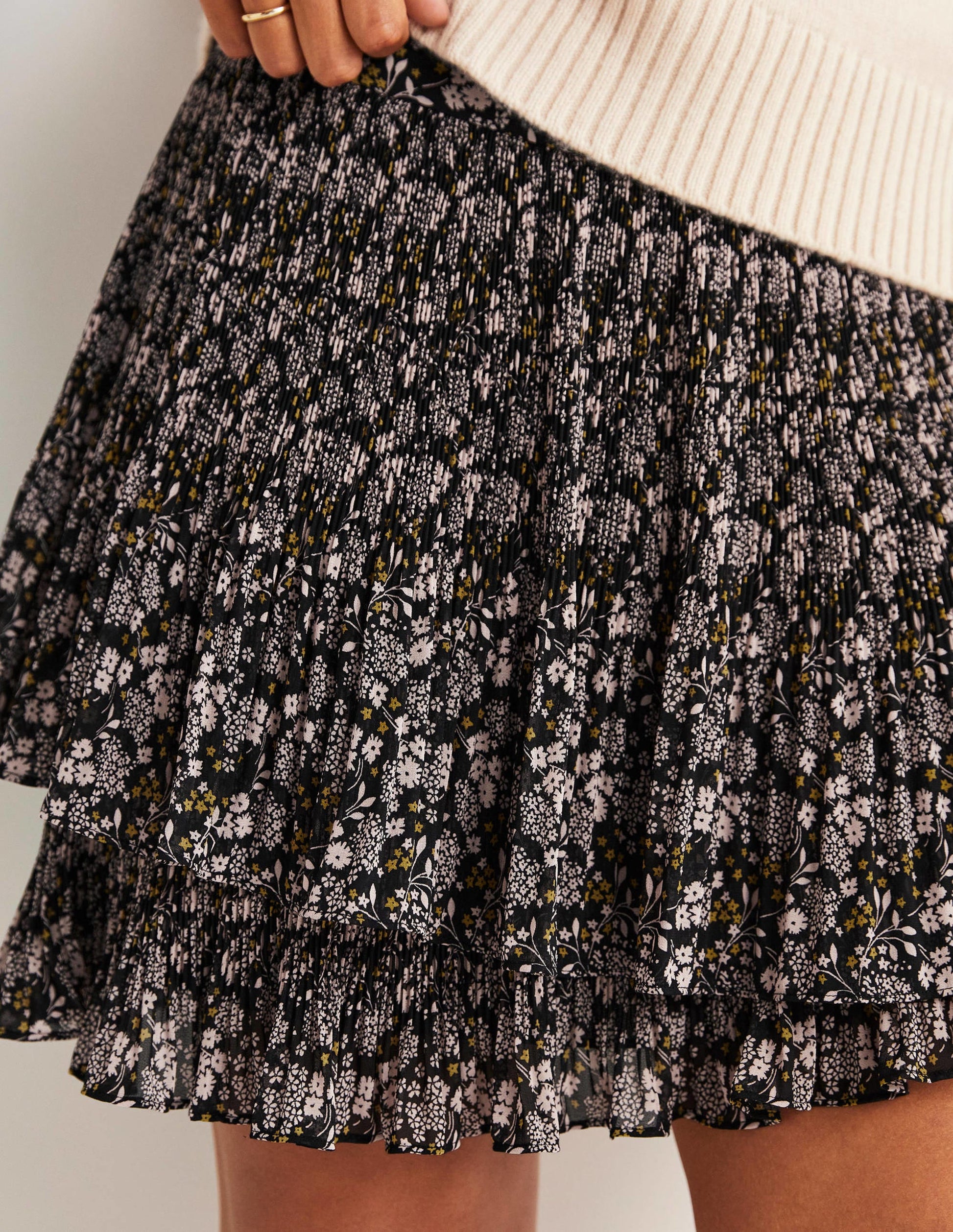 Plisse Mini Skirt-Black, Prairie Garden-2