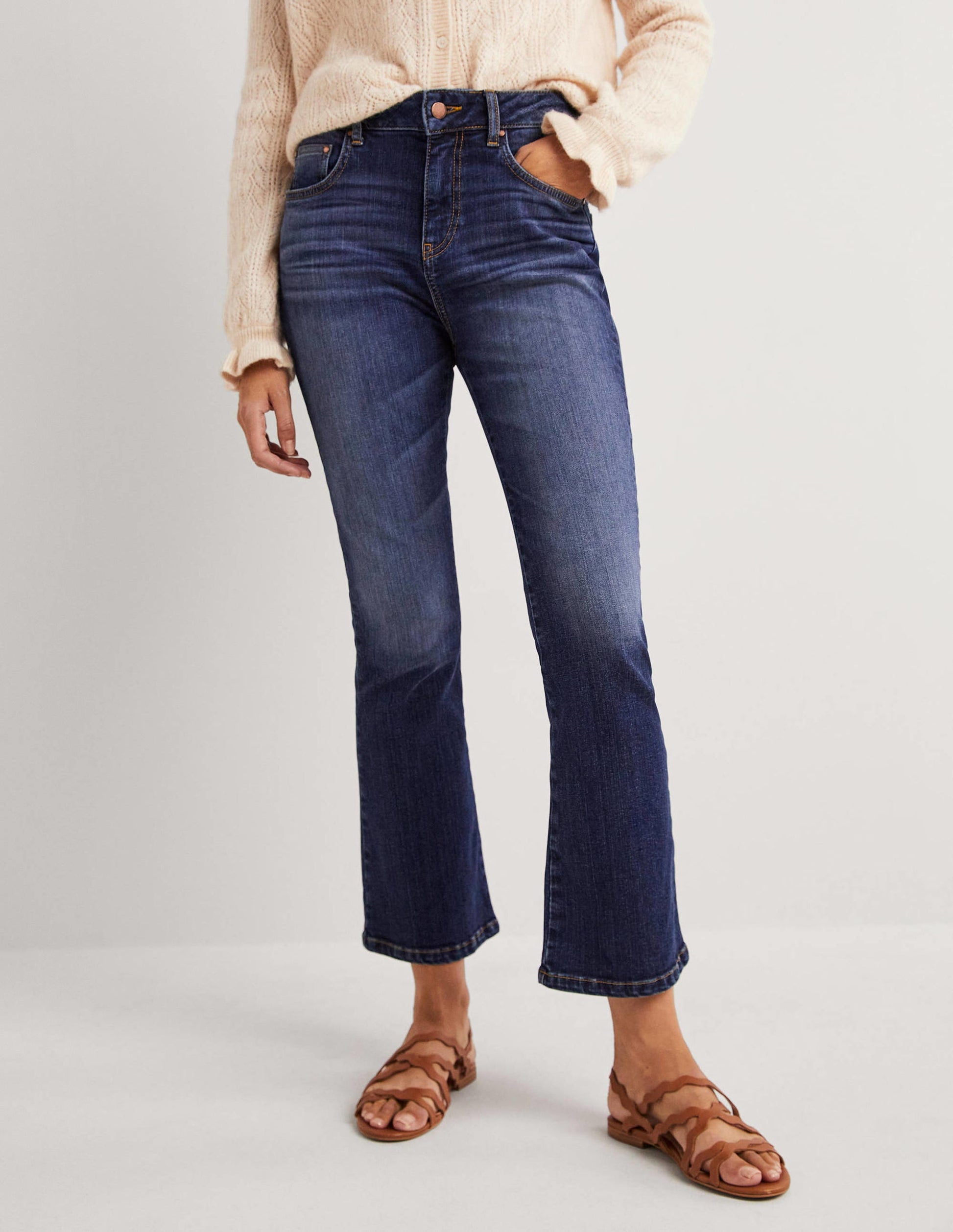 Anliegende 7/8-Jeans mit Schlag-Dunkles Vintageblau-4