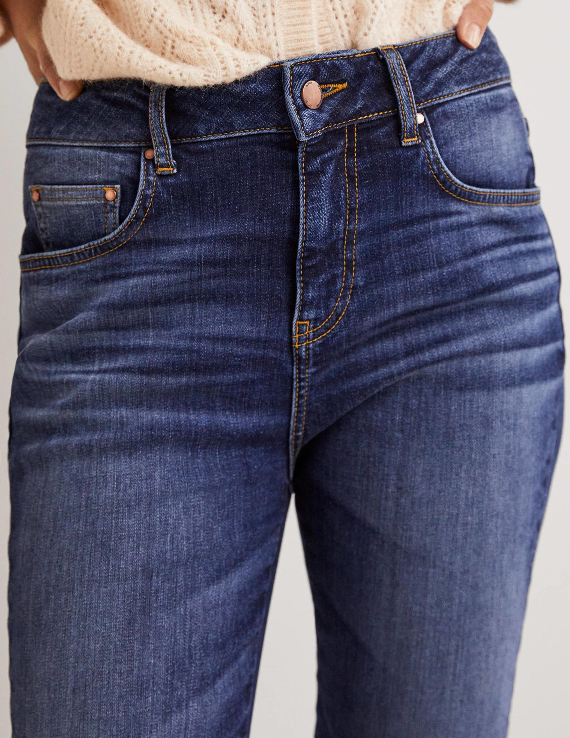 Anliegende 7/8-Jeans mit Schlag-Dunkles Vintageblau-5