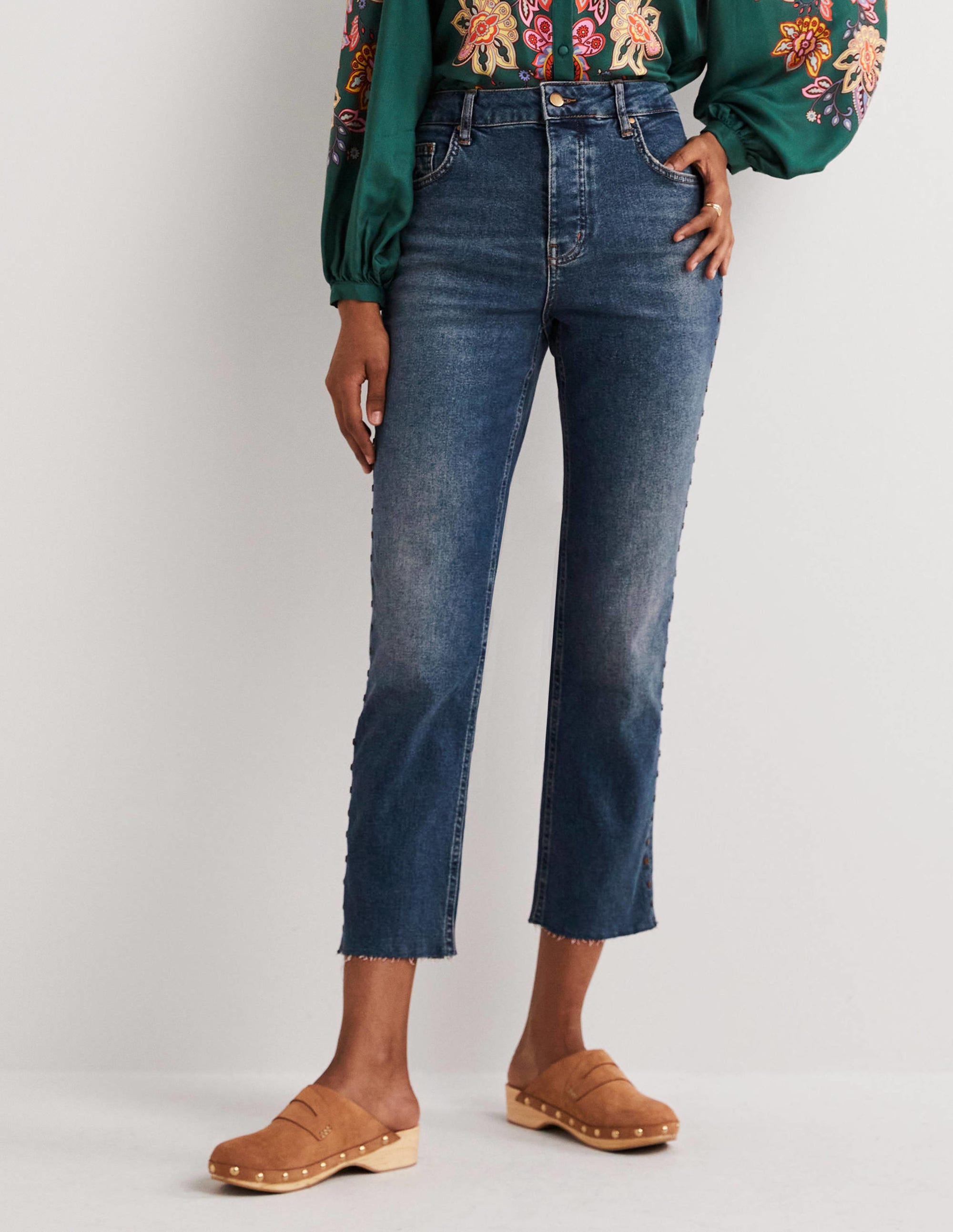 Lockere Jeans mit geradem Bein und Nieten-Mittleres Vintageblau, Nieten - Image 4