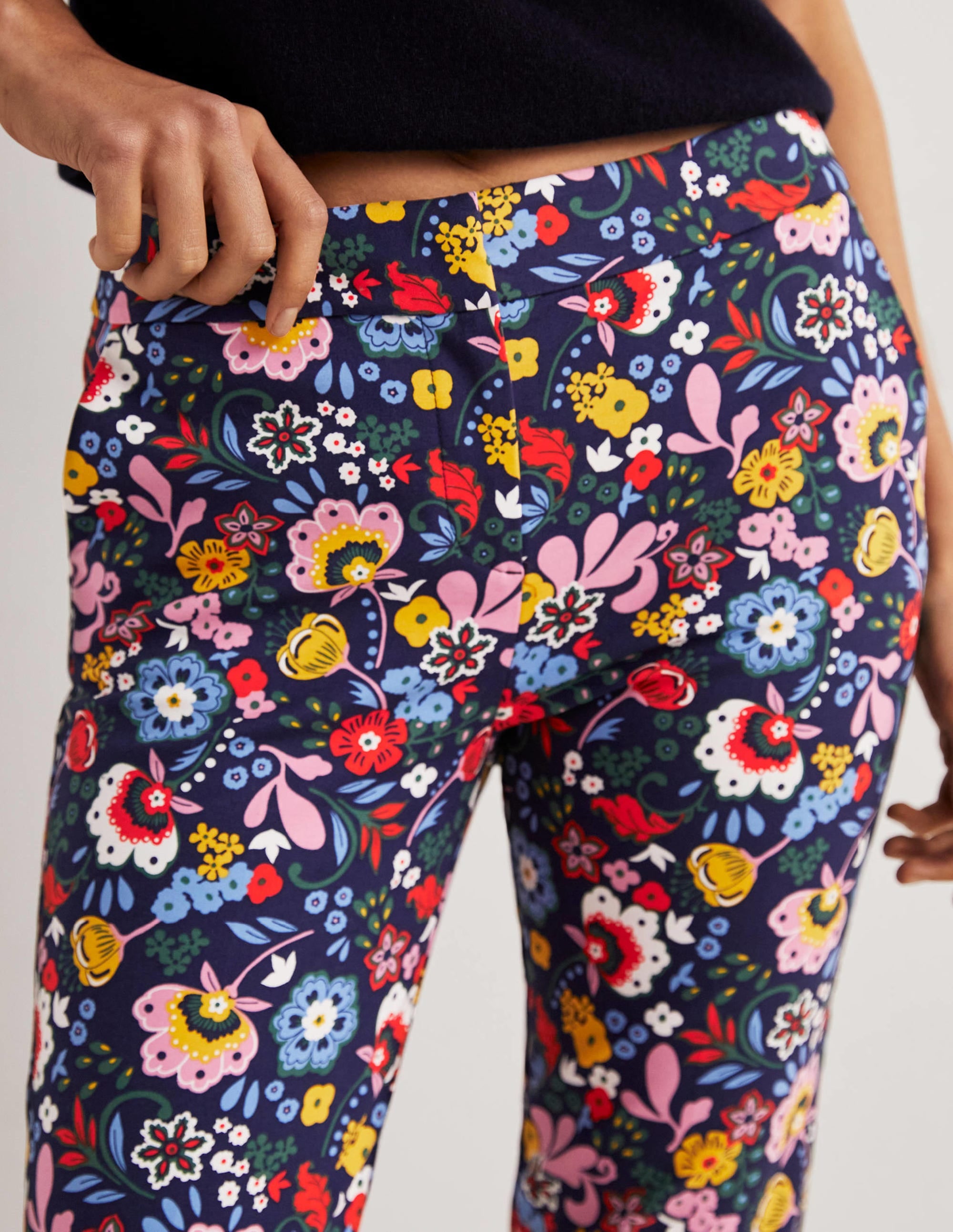 Pantalon 7/8 Richmond-Bleu marine, motif Pretty Paradise - Image 2