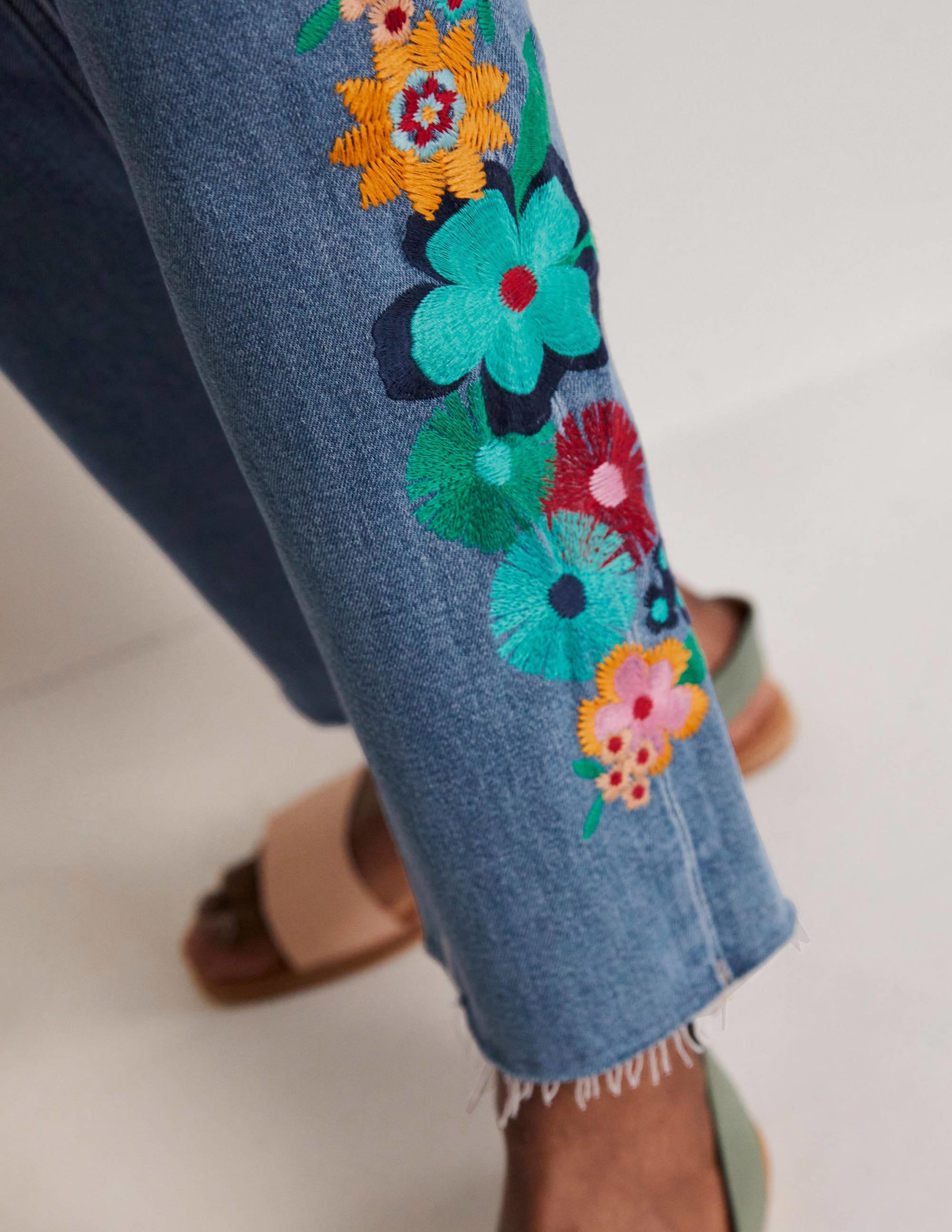 Jean droit décontracté-Broderie florale multi - Image 7