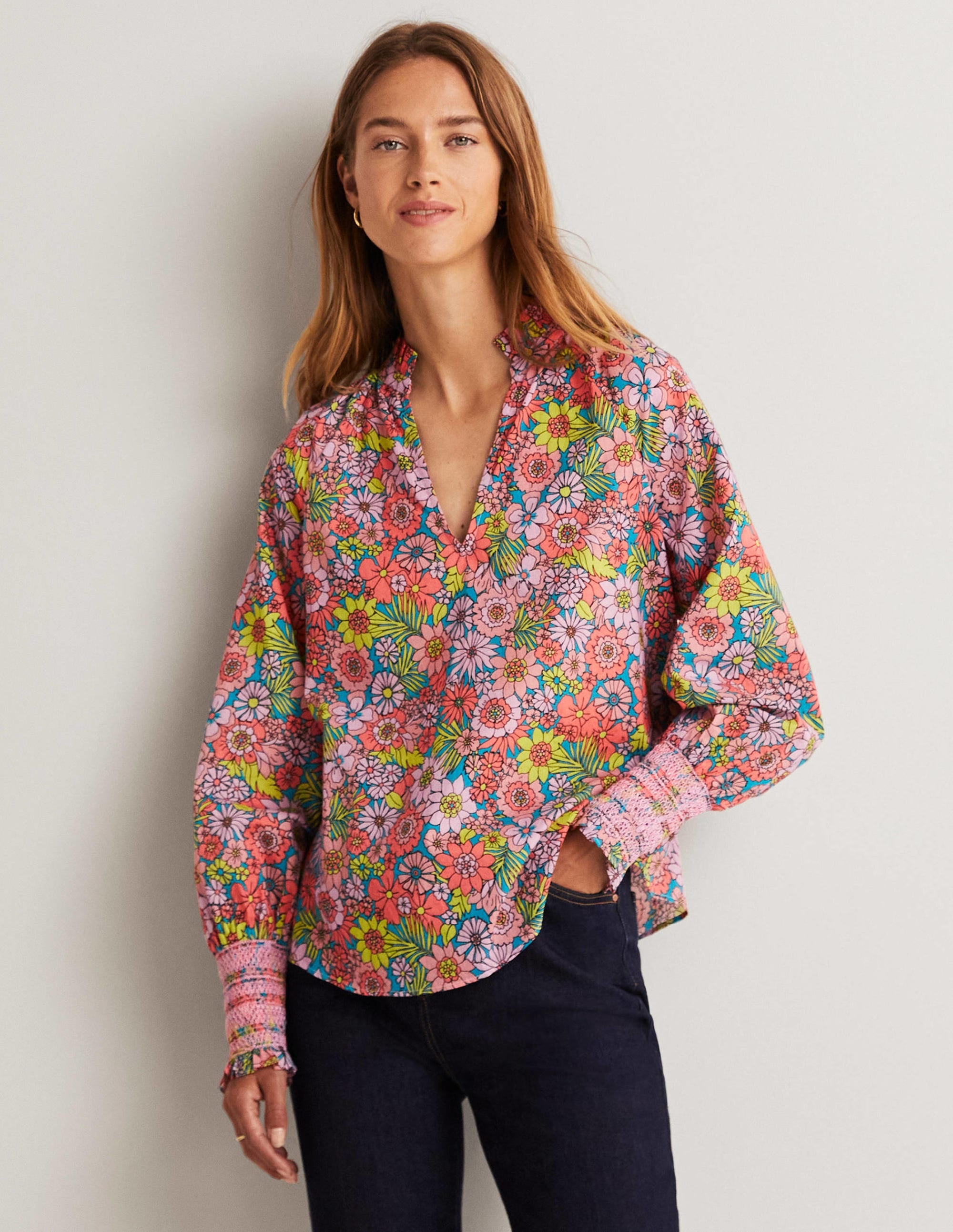 Top imprimé avec poignets à smocks-Rose bonbon, motif Bloom Garden - Image 5