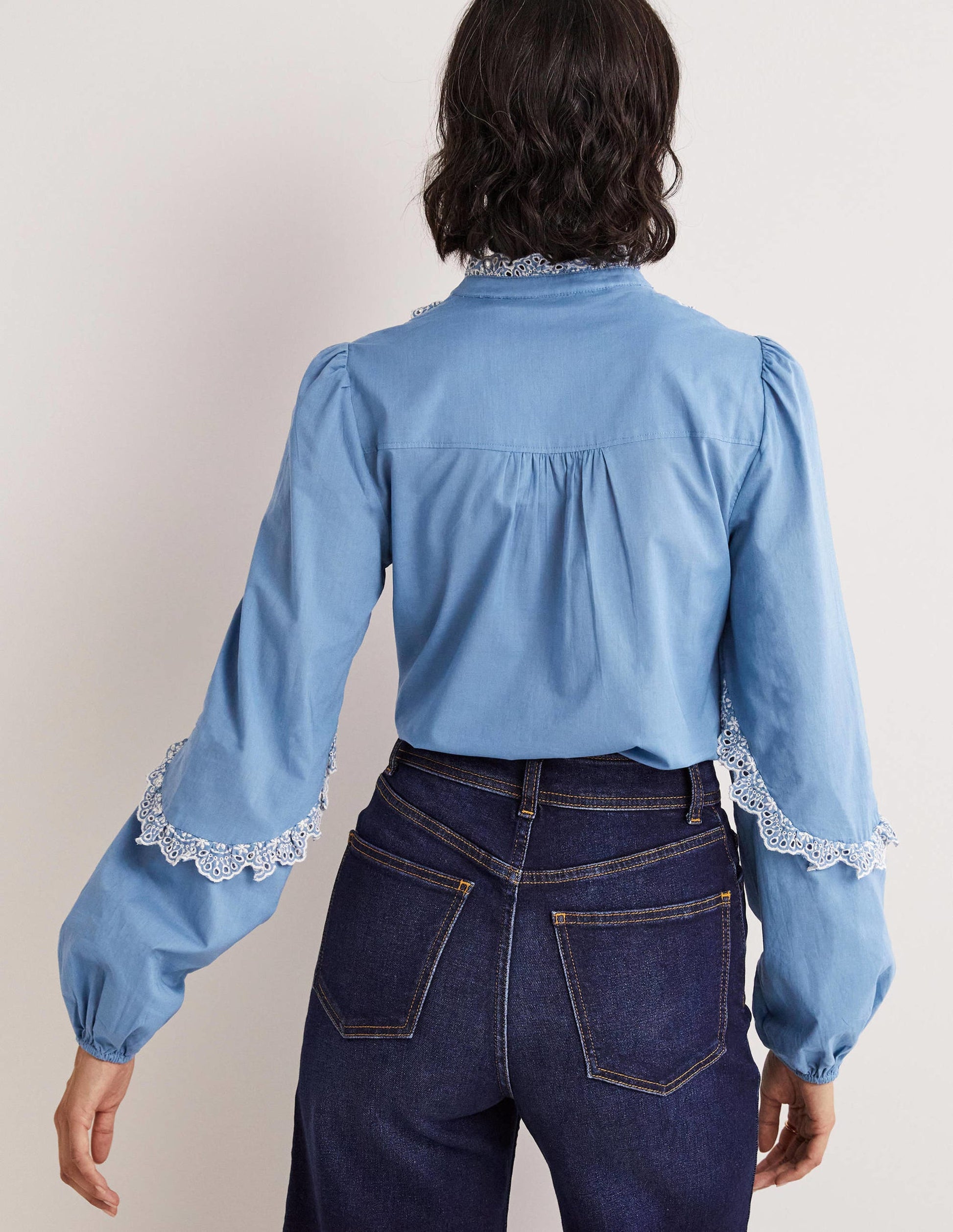 Bluse mit Lockstickerei und Rüschenärmeln-Rivierablau-3