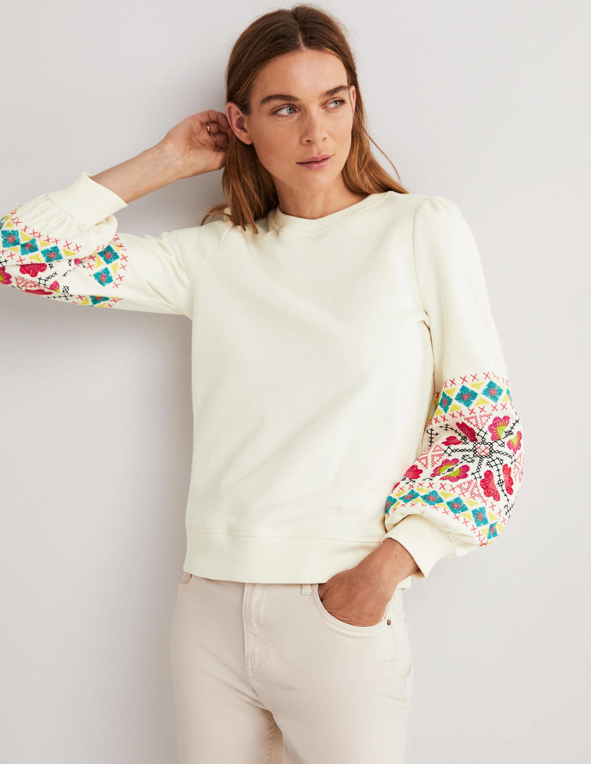 Sweatshirt mit Blousonärmeln-Naturweiß/Bunt, Stickerei-1