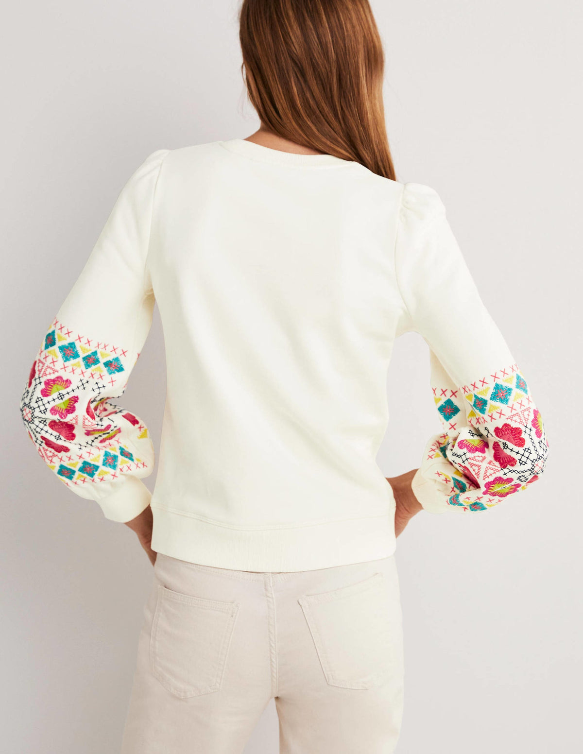 Sweatshirt mit Blousonärmeln-Naturweiß/Bunt, Stickerei - Image 3