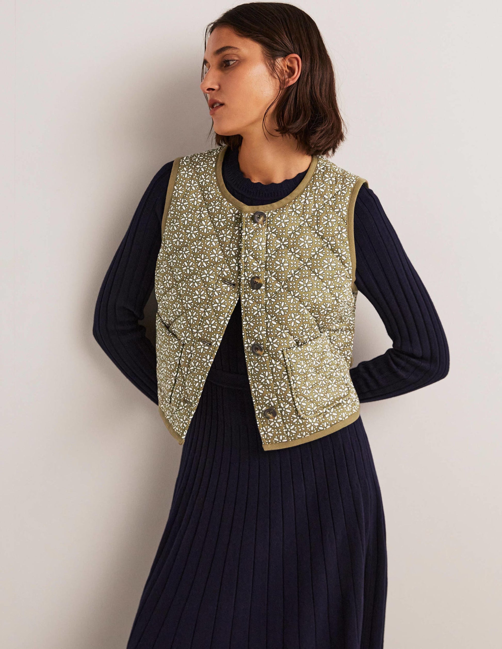 Veste sans manches matelassée-Vert basilic, motif Dainty Geo-1