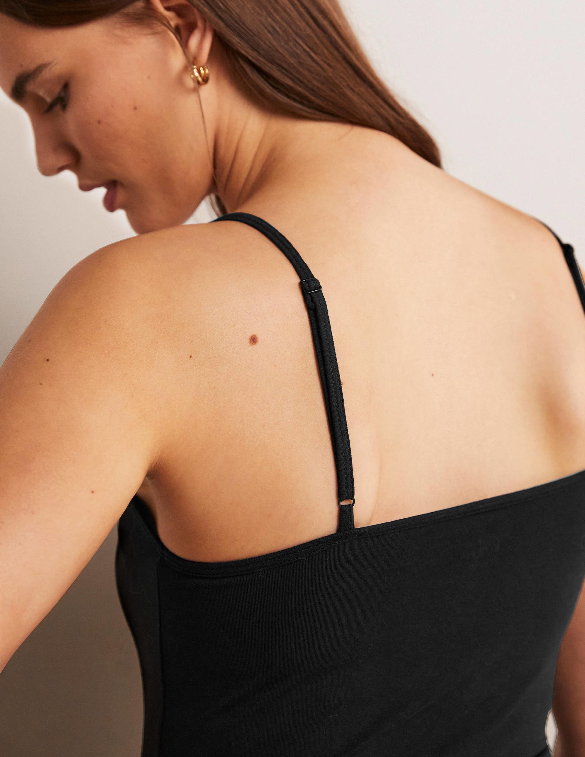 Schlichtes Camisole-Oberteil-Schwarz - Image 6