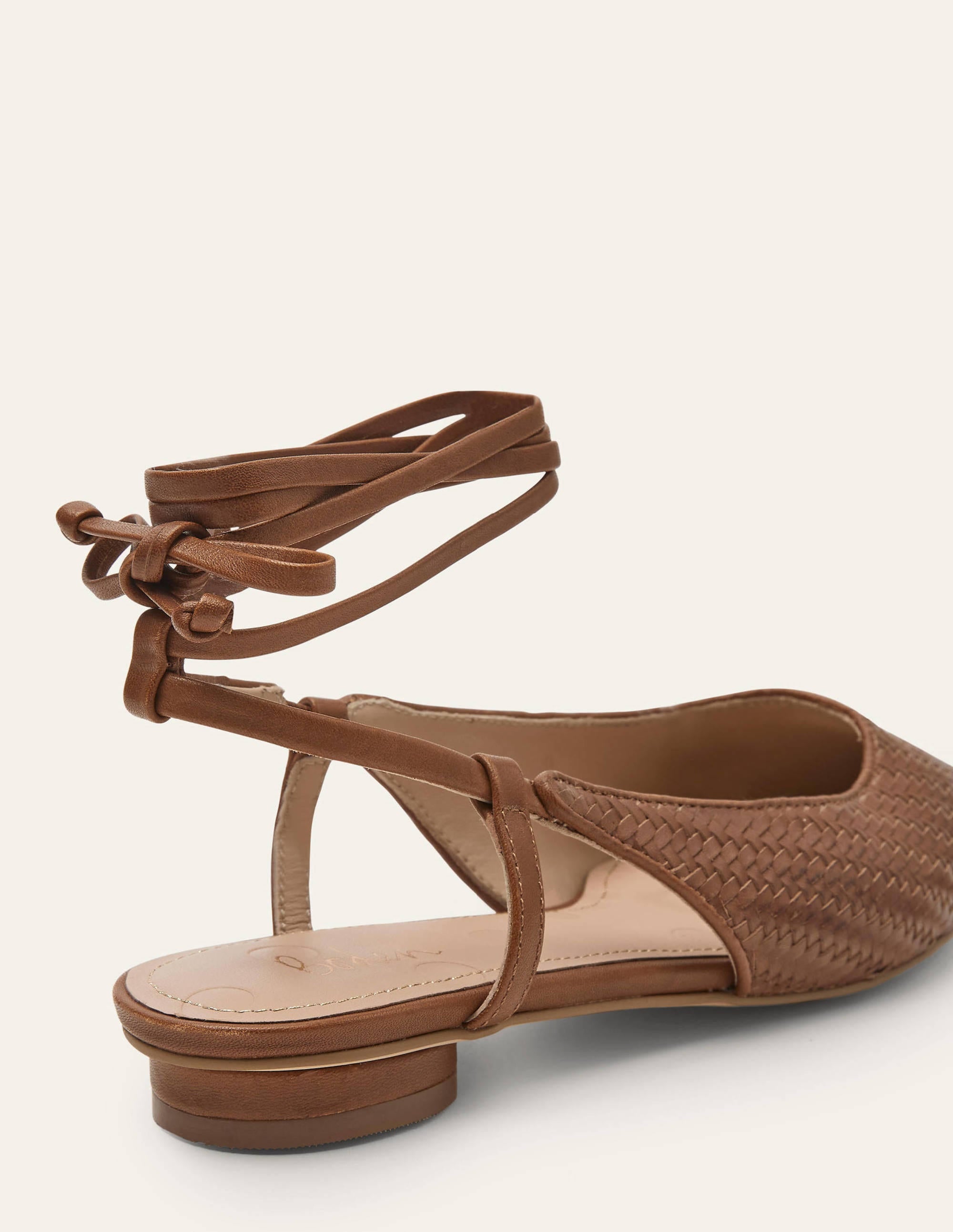 Chaussures plates à bout pointu nouées à la cheville-Tissé fauve - Image 4