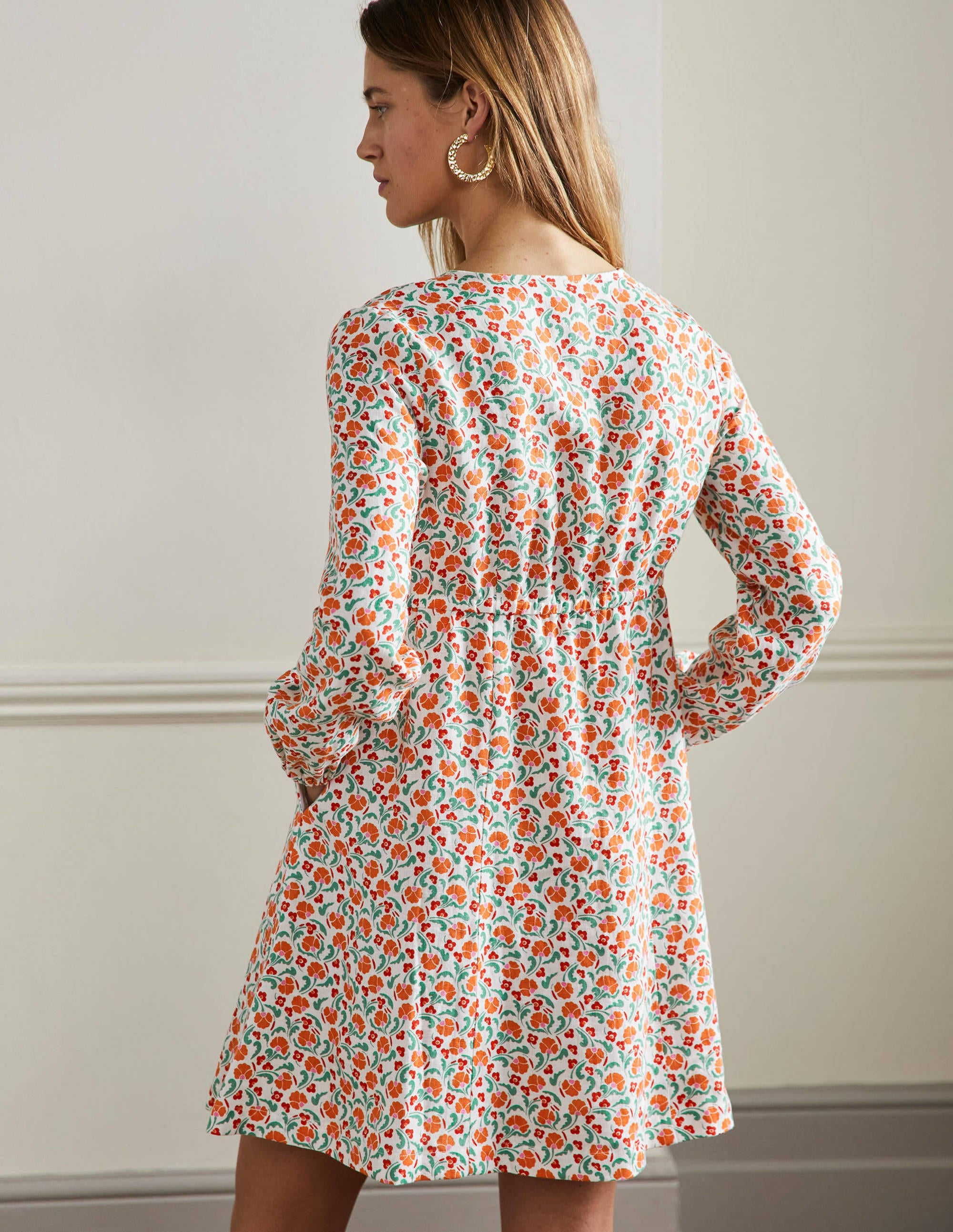 Ausgestelltes Minikleid mit V-Ausschnitt-Kräftiges Papayaorange, Zarte Knospen - Image 3
