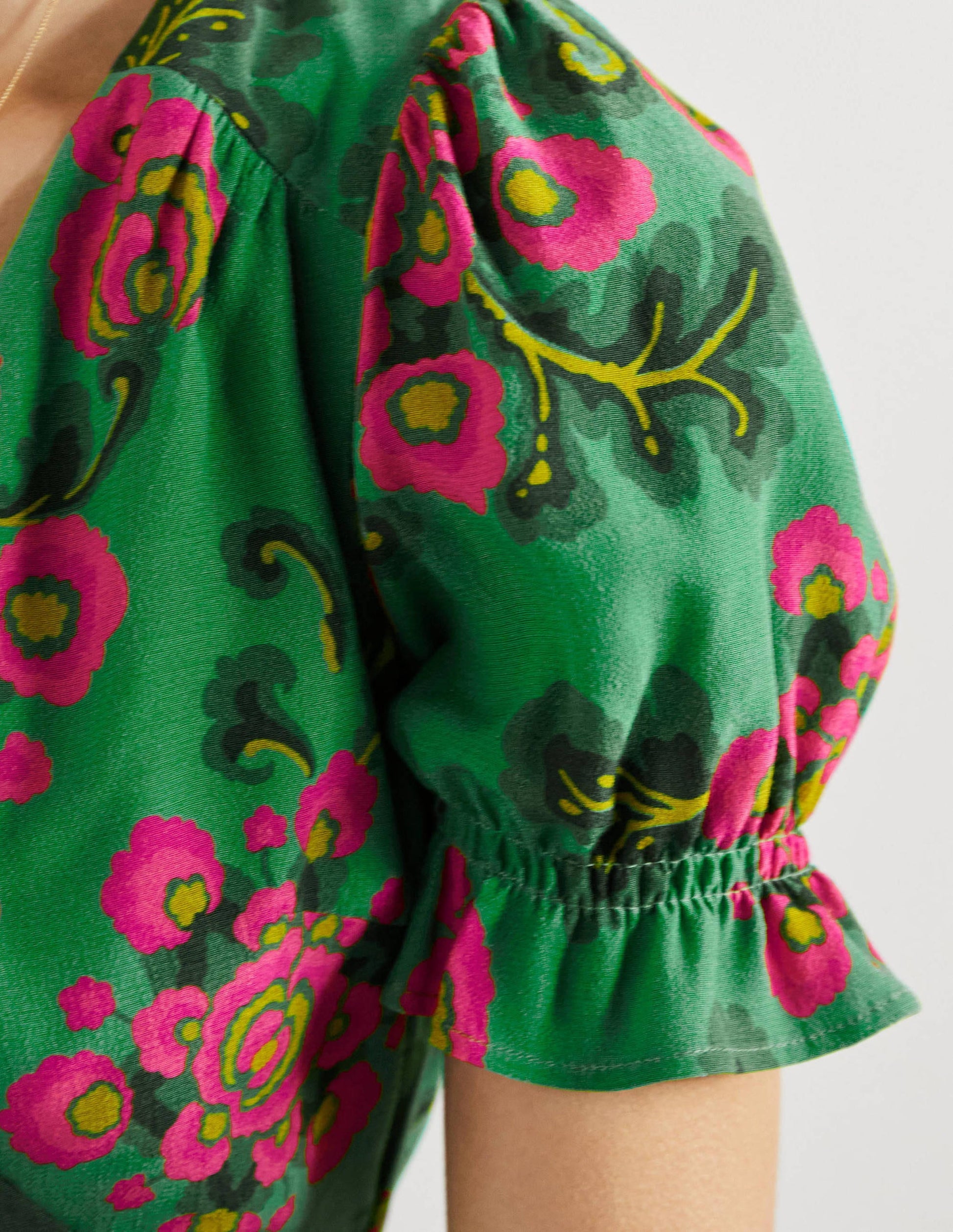 Robe longue Tessa-Vert Ming, motif Wild Blooms-2