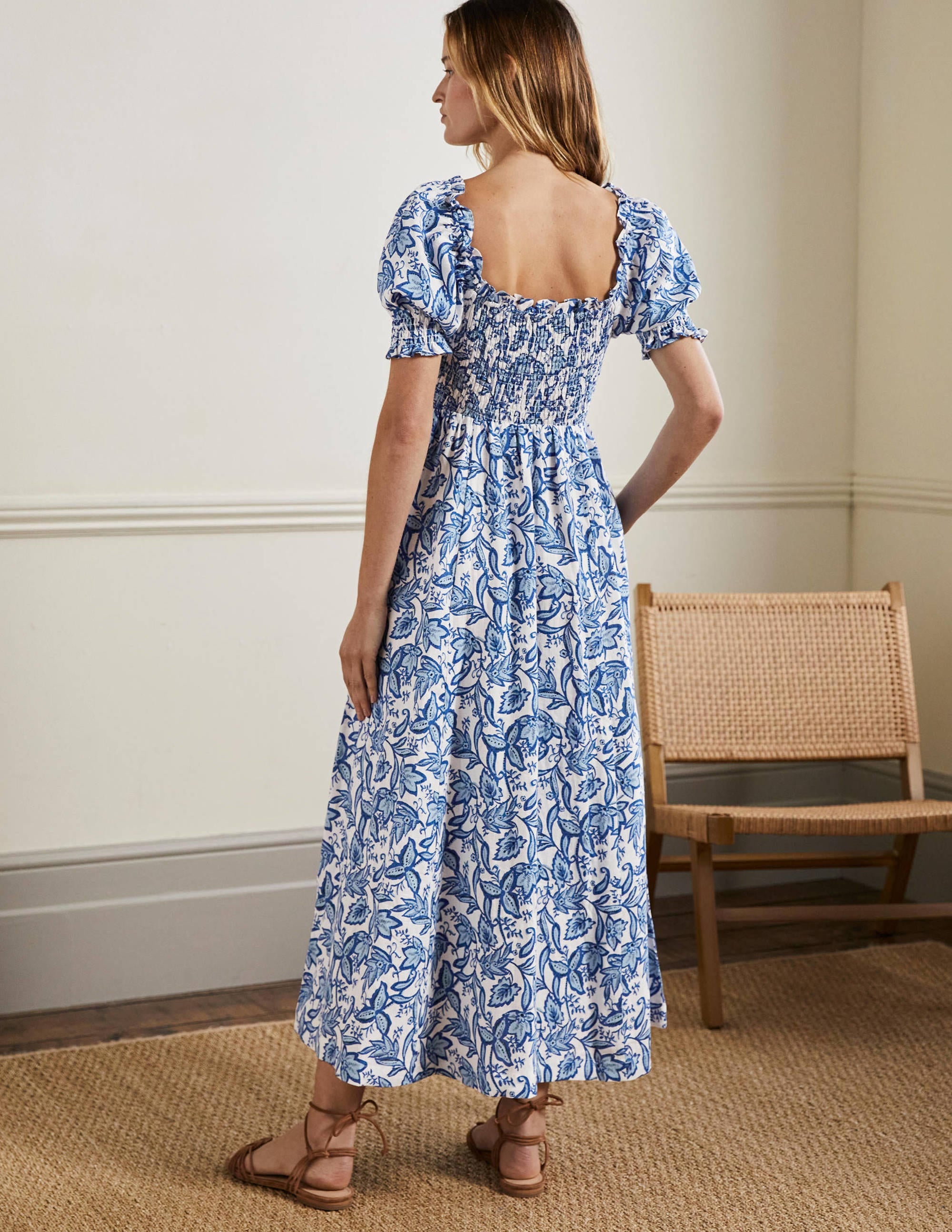 Robe midi avec corsage à smocks-Bleu ancien, motif Wild Flora - Image 3