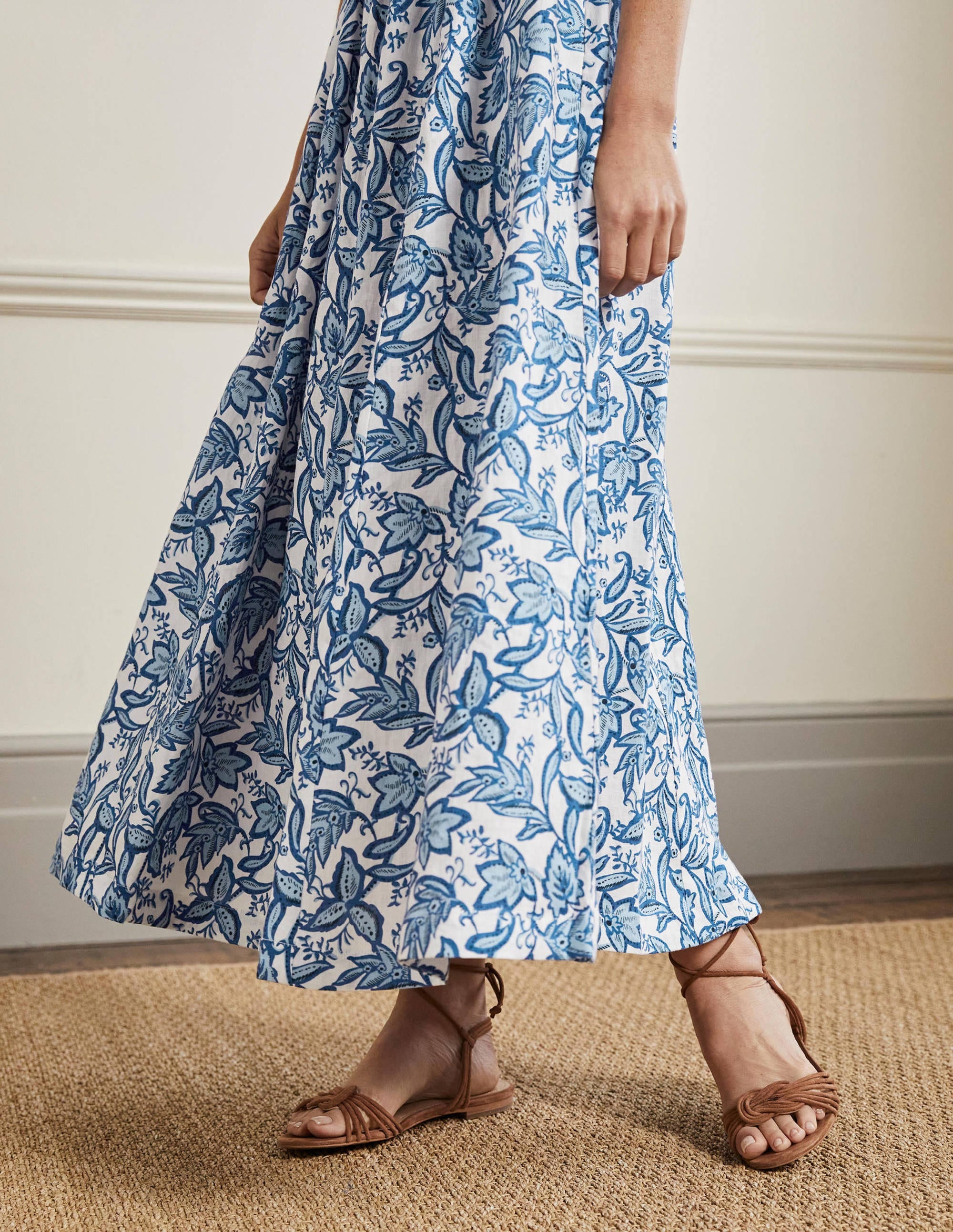 Robe midi avec corsage à smocks-Bleu ancien, motif Wild Flora - Image 4