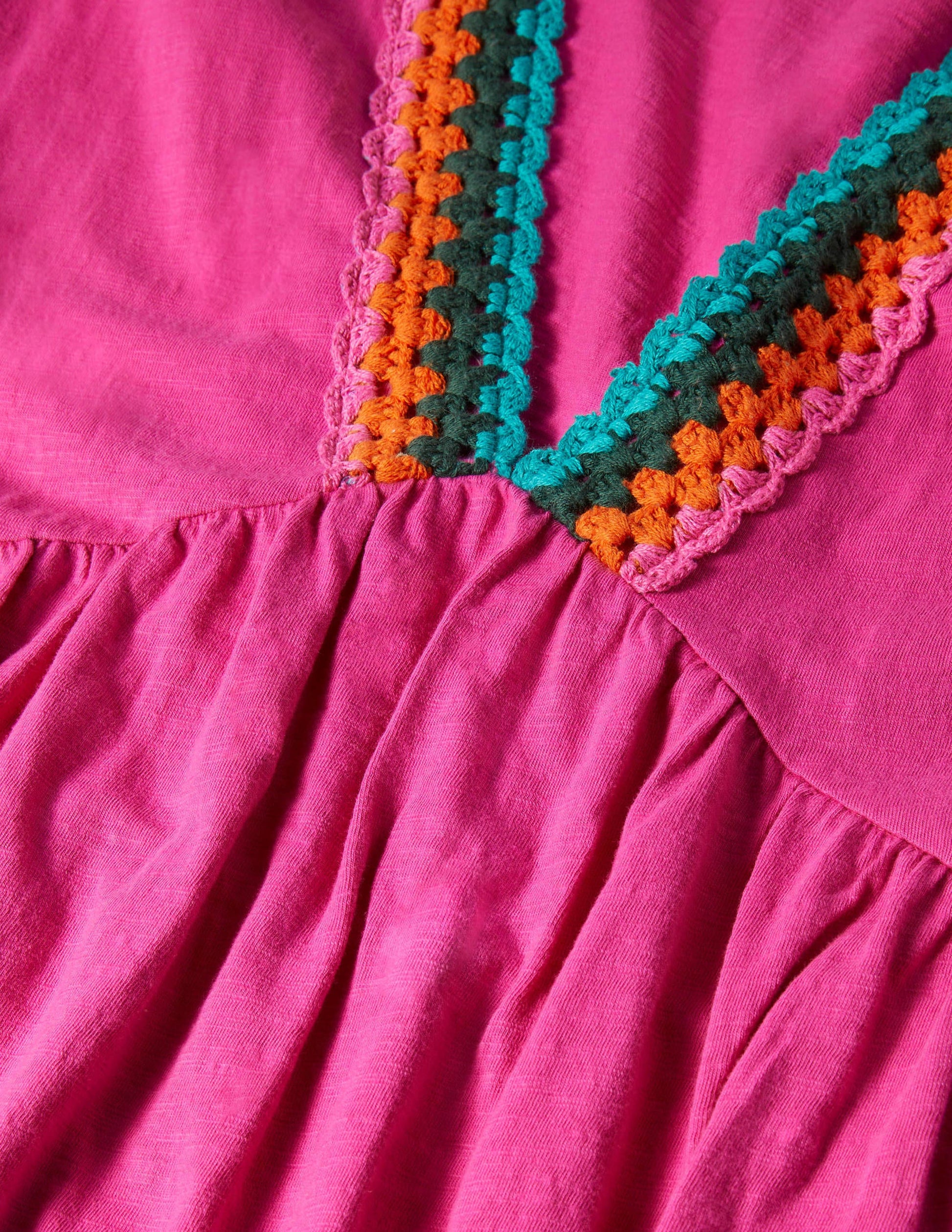 Jerseykleid mit Häkelborte-Knalliges Stiefmütterchen-5