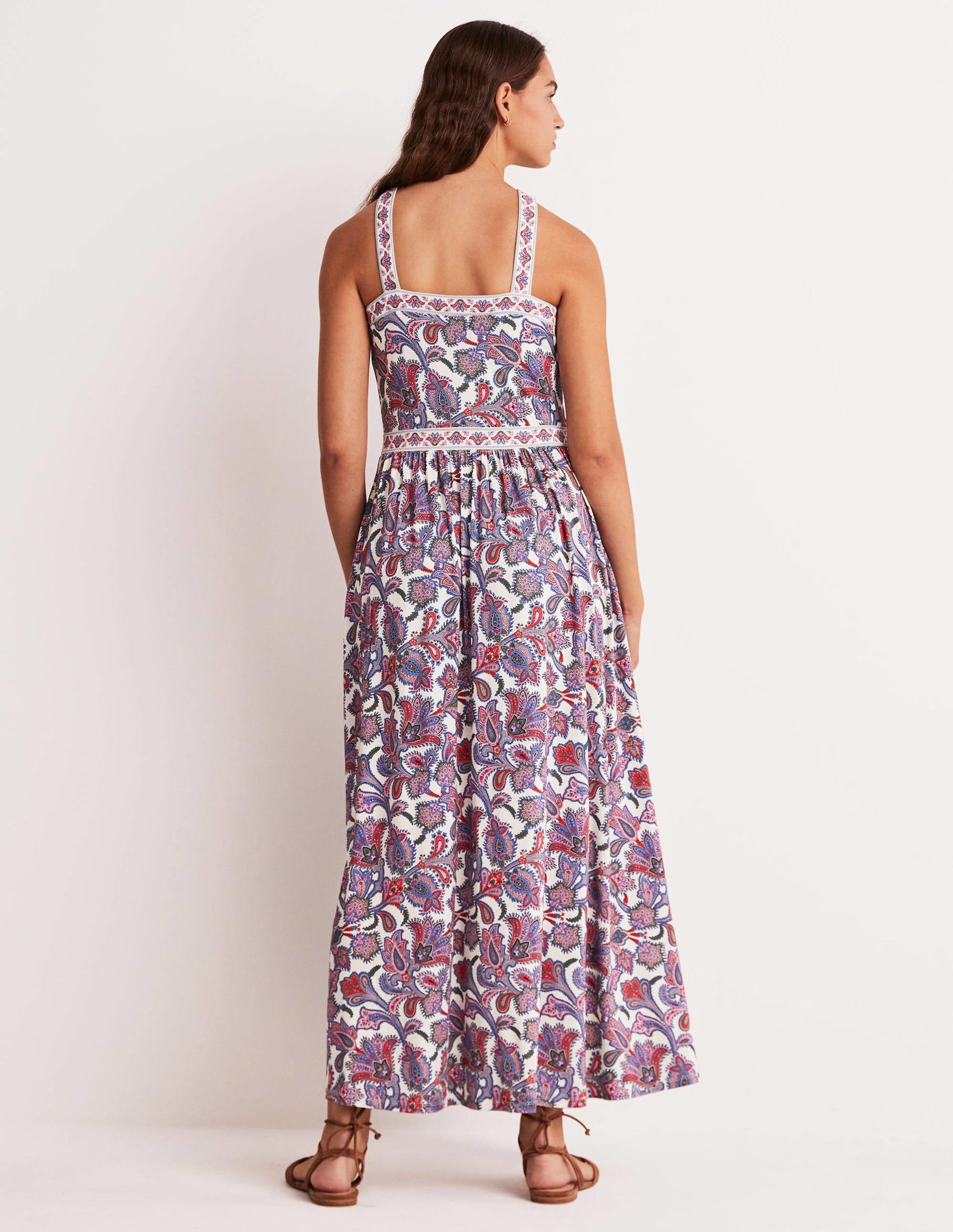 Neckholder-Maxikleid aus Jersey-Naturweiß, Paisley-Knospen-5