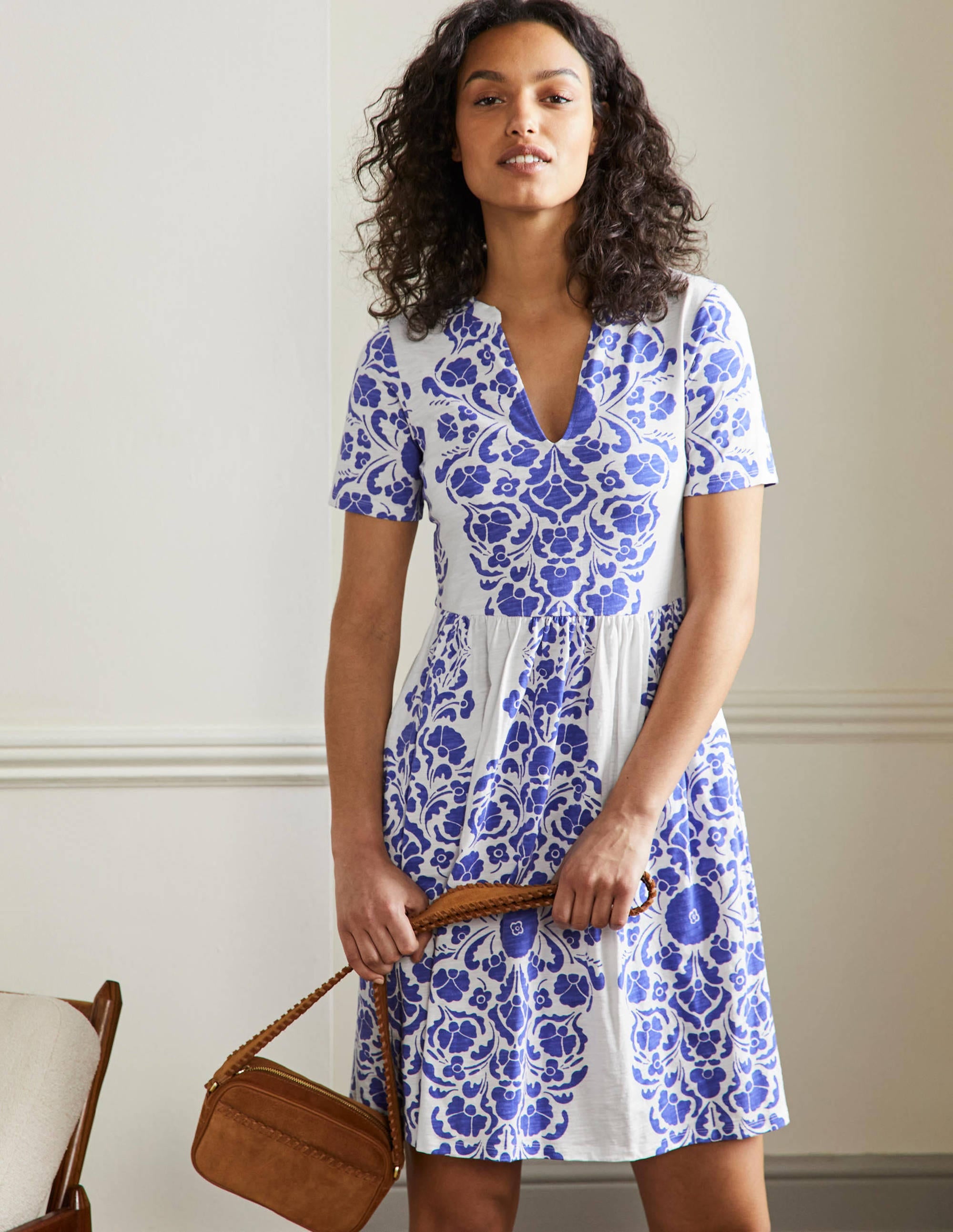 Robe simple à col cranté en jersey-Jacinthe des bois, motif Passion Bloom - Image 1