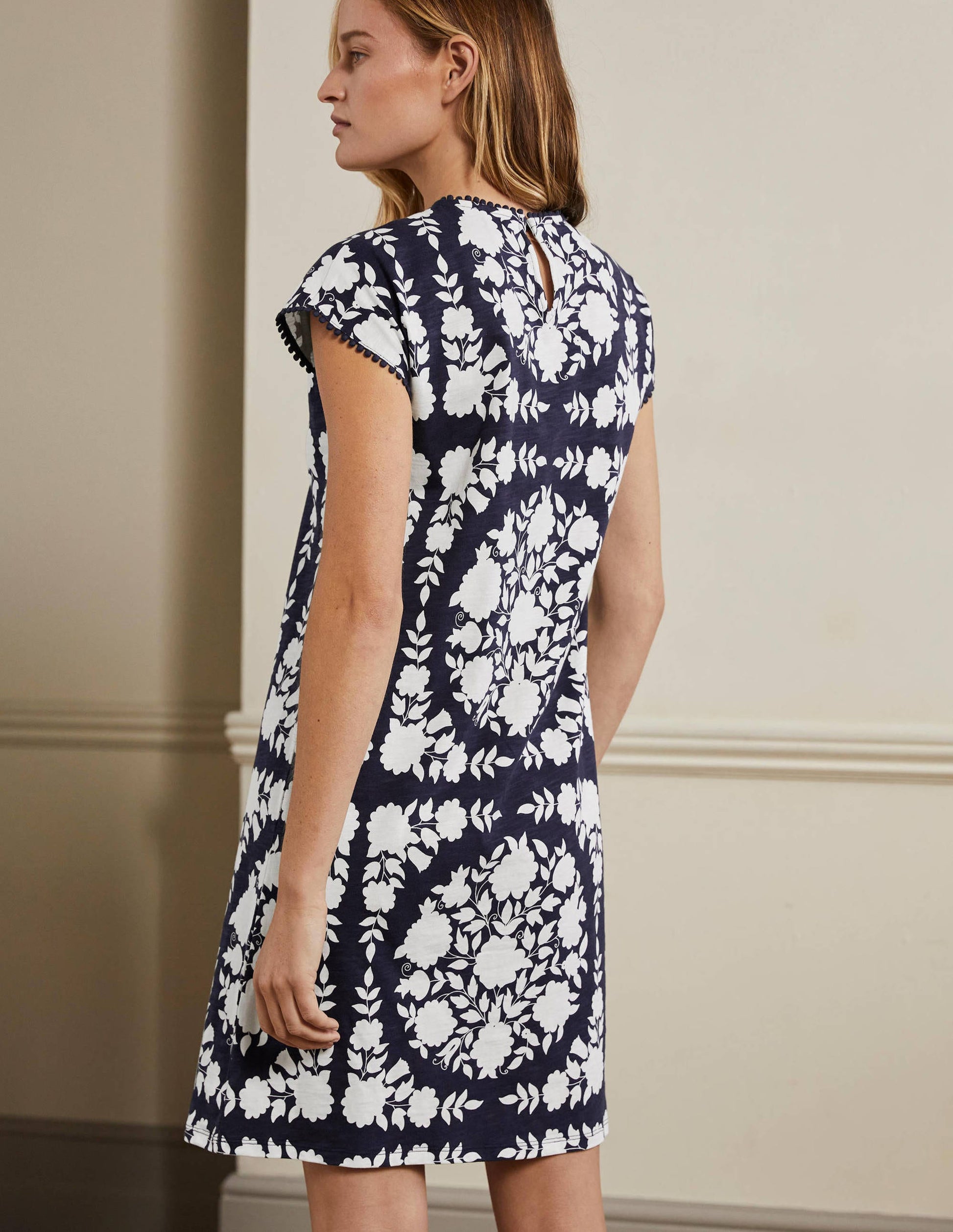Robe T-shirt ornementée-Bleu marine, motif Wildflower Prairie-3