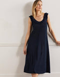 Strick-Midikleid mit gerüschtem Ausschnitt-Marineblau
