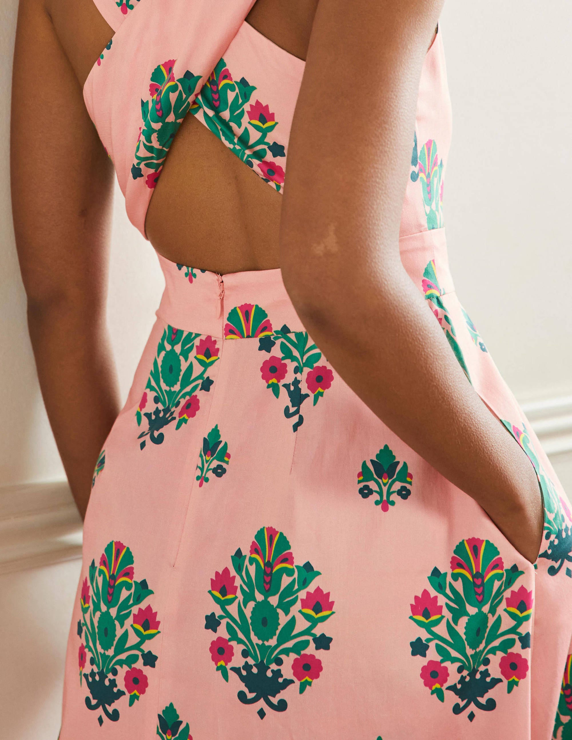 Robe midi Elsa avec détail à l'arrière-Milkshake, motif Bouquet Stamp - Image 4