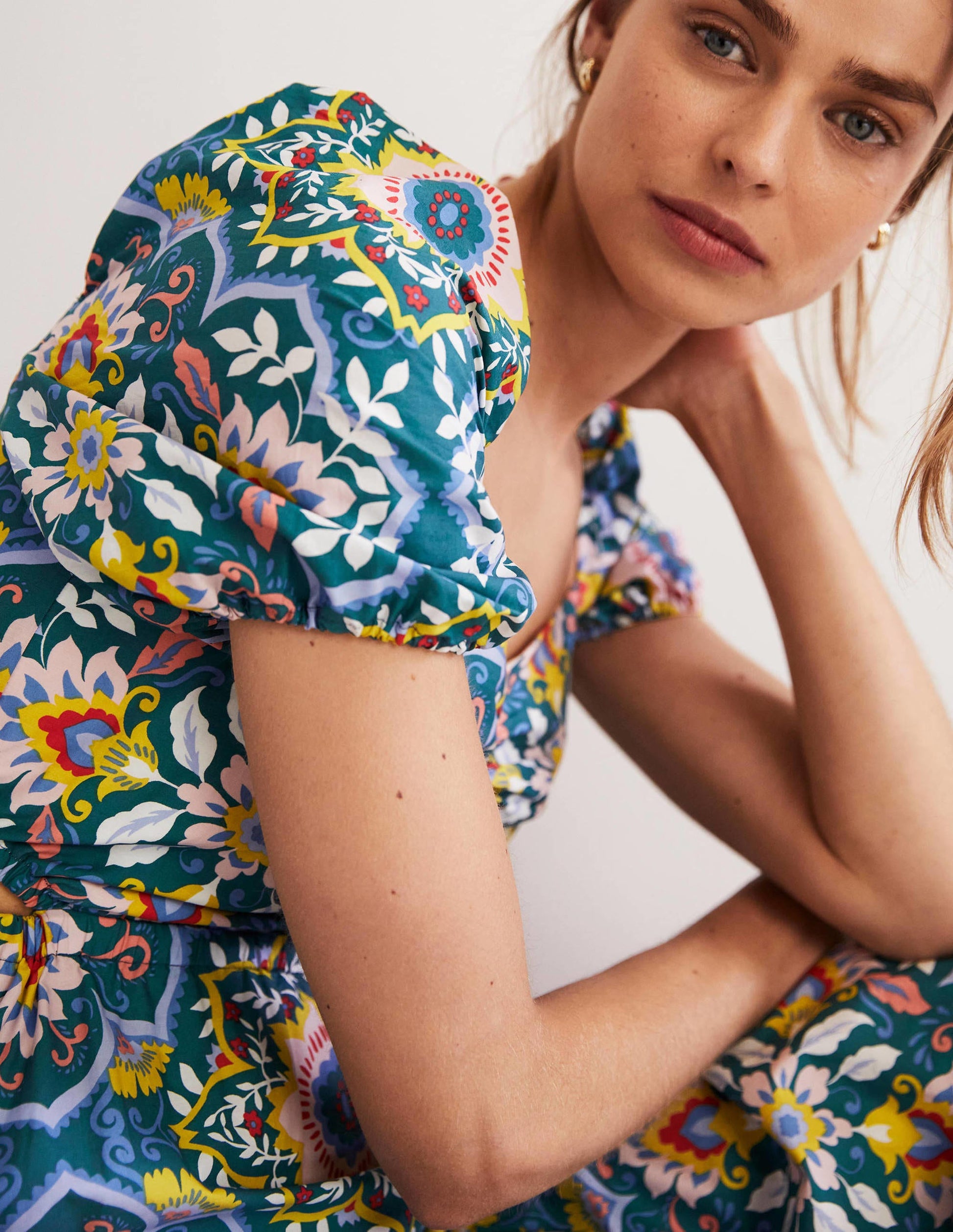 Florence Midikleid mit Cut-out-Details-Chesapeake Bay, Bloomsbury-Muster-2