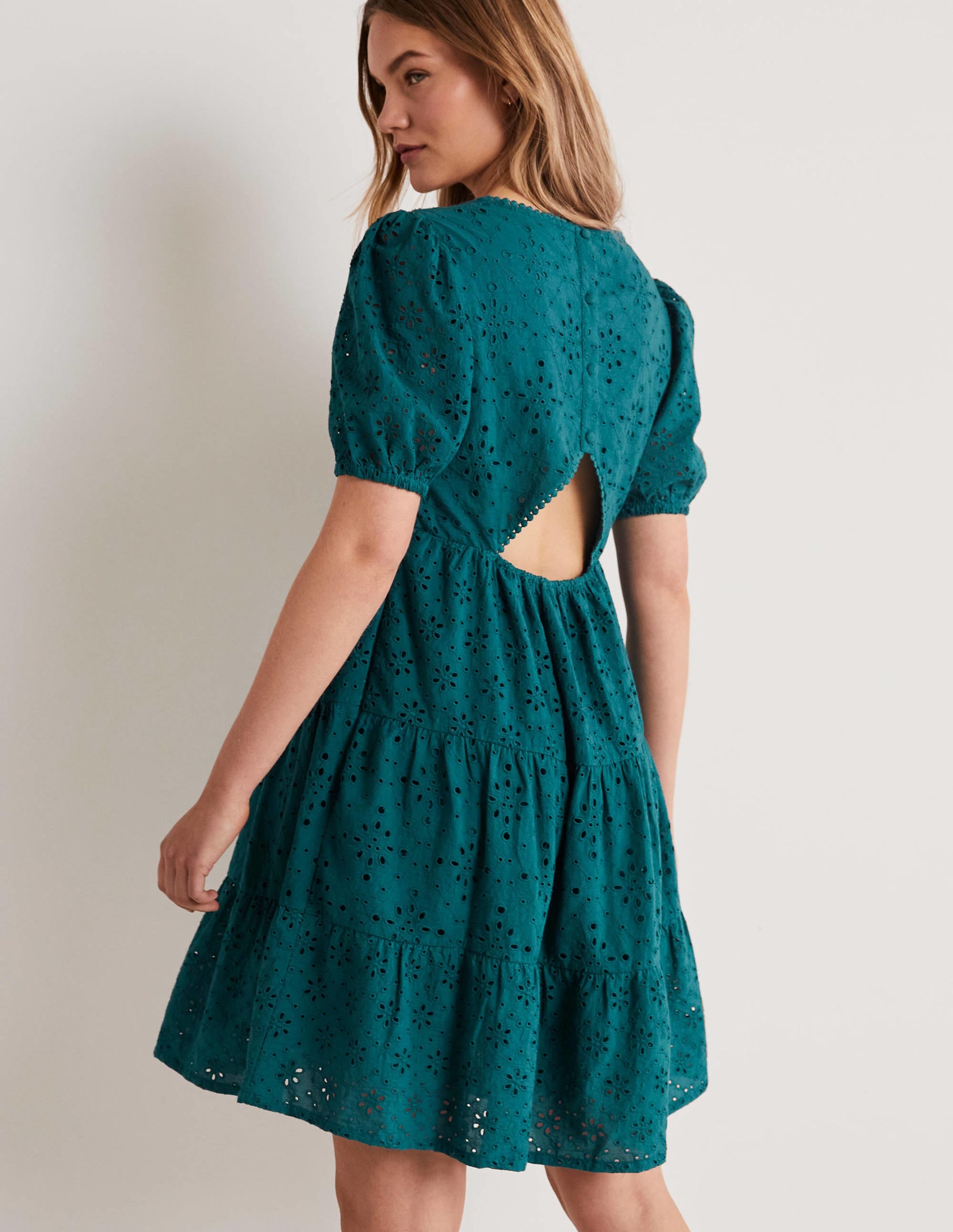 Kleid mit Lochstickerei und Rückendetail-Chesapeake Bay - Image 5