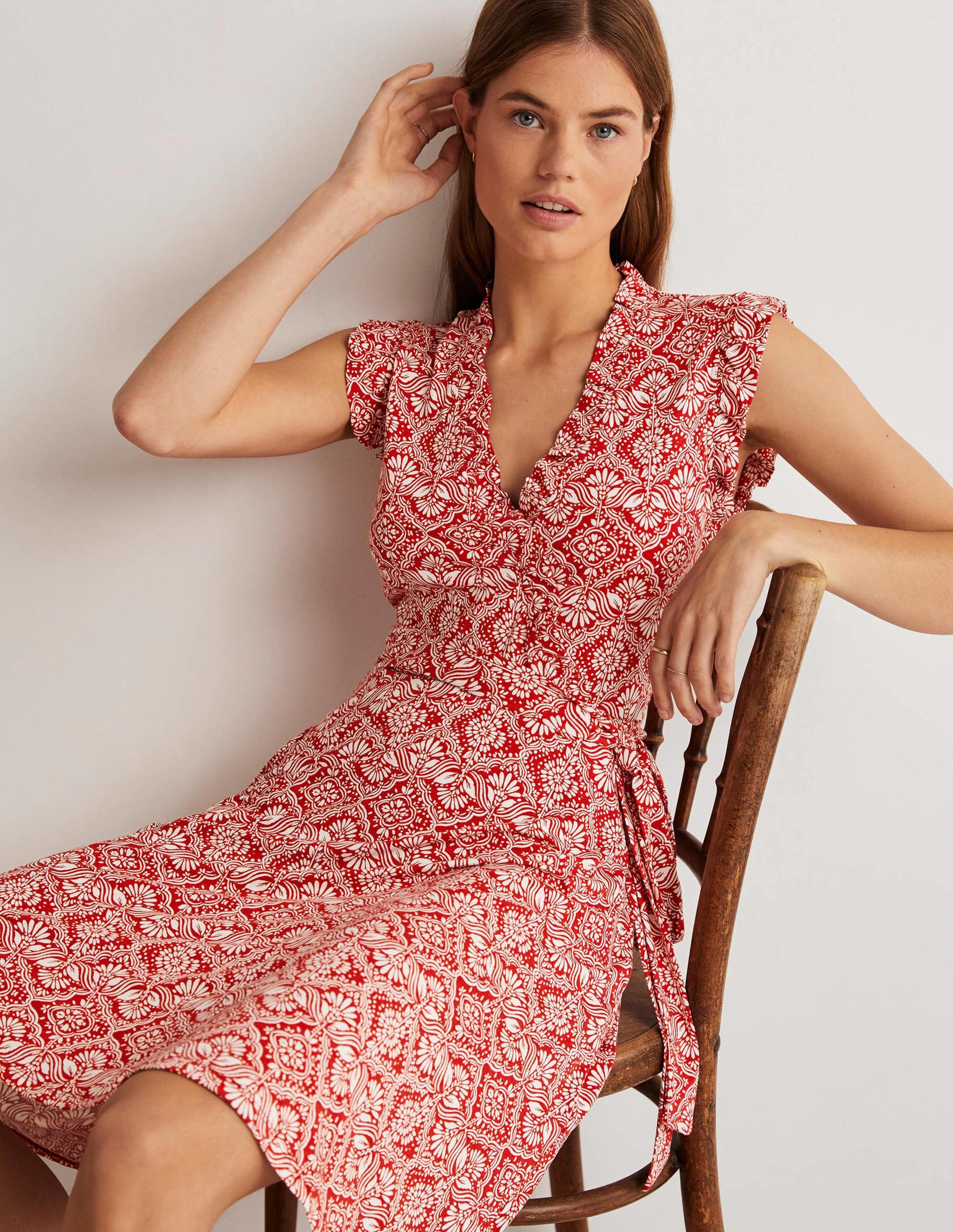 Jerseykleid mit fixierter Wickeloptik und Rüschen-Aurora-Rot, Orientalisches Diamantmuster - Image 8