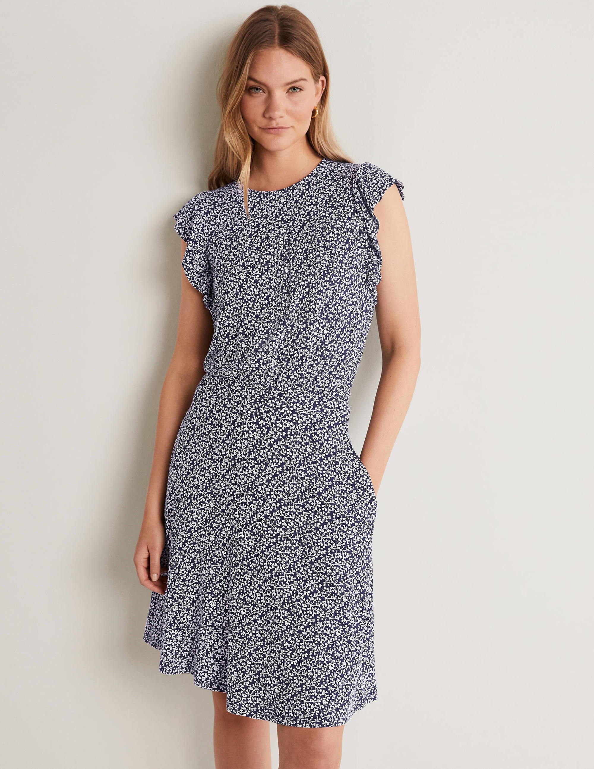 Gemustertes Minikleid mit Rüschen-Navy, Blattmuster - Image 1