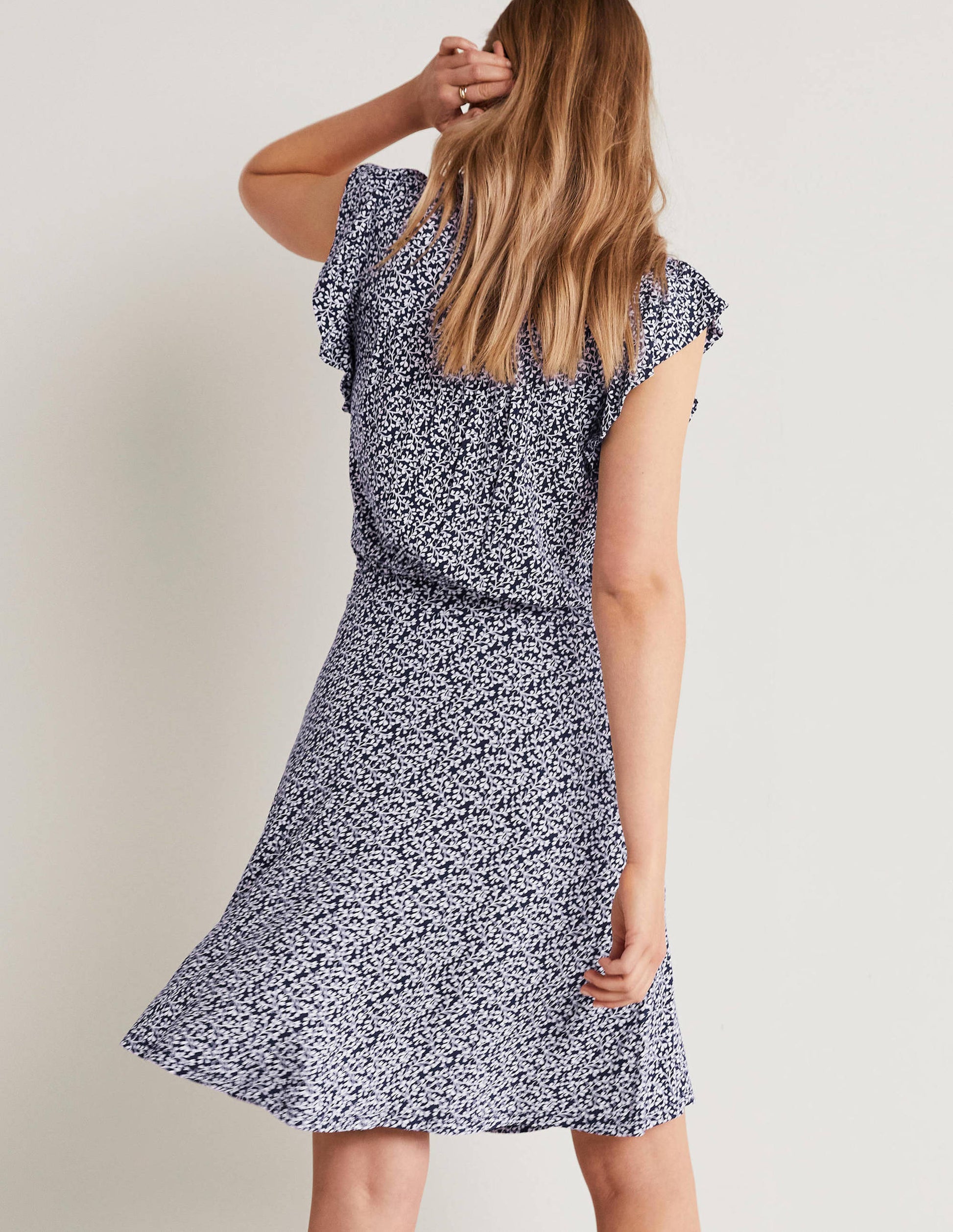 Gemustertes Minikleid mit Rüschen-Navy, Blattmuster-3