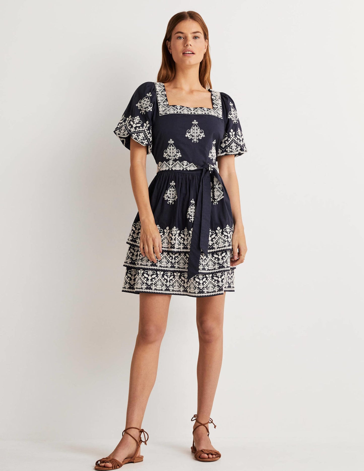 Flatterkleid mit eckigem Ausschnitt-Navy/Naturweiß, Stickerei