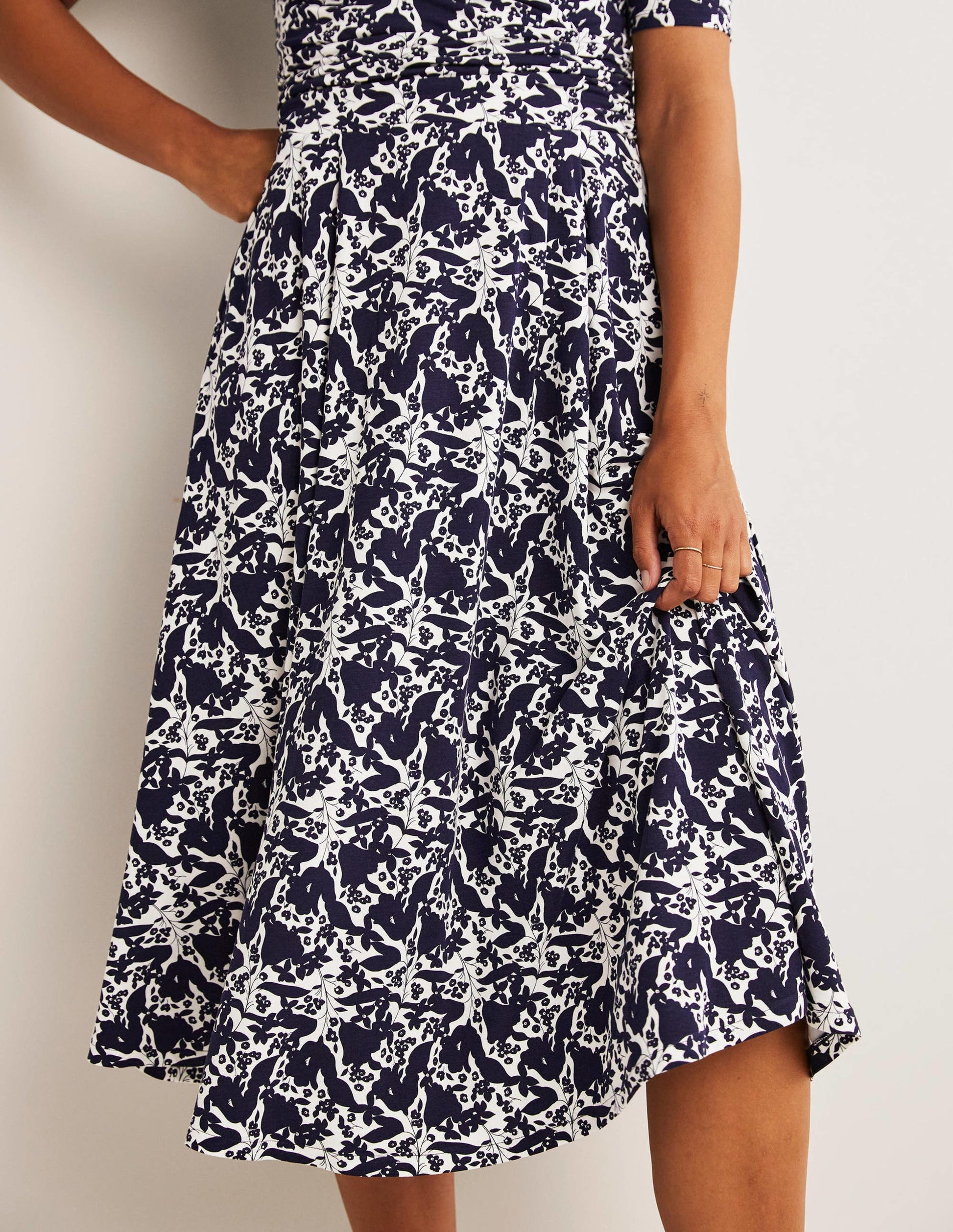 Midikleid aus Jersey mit geraffter Taille-Französisches Navy, Tulpenmuster-5