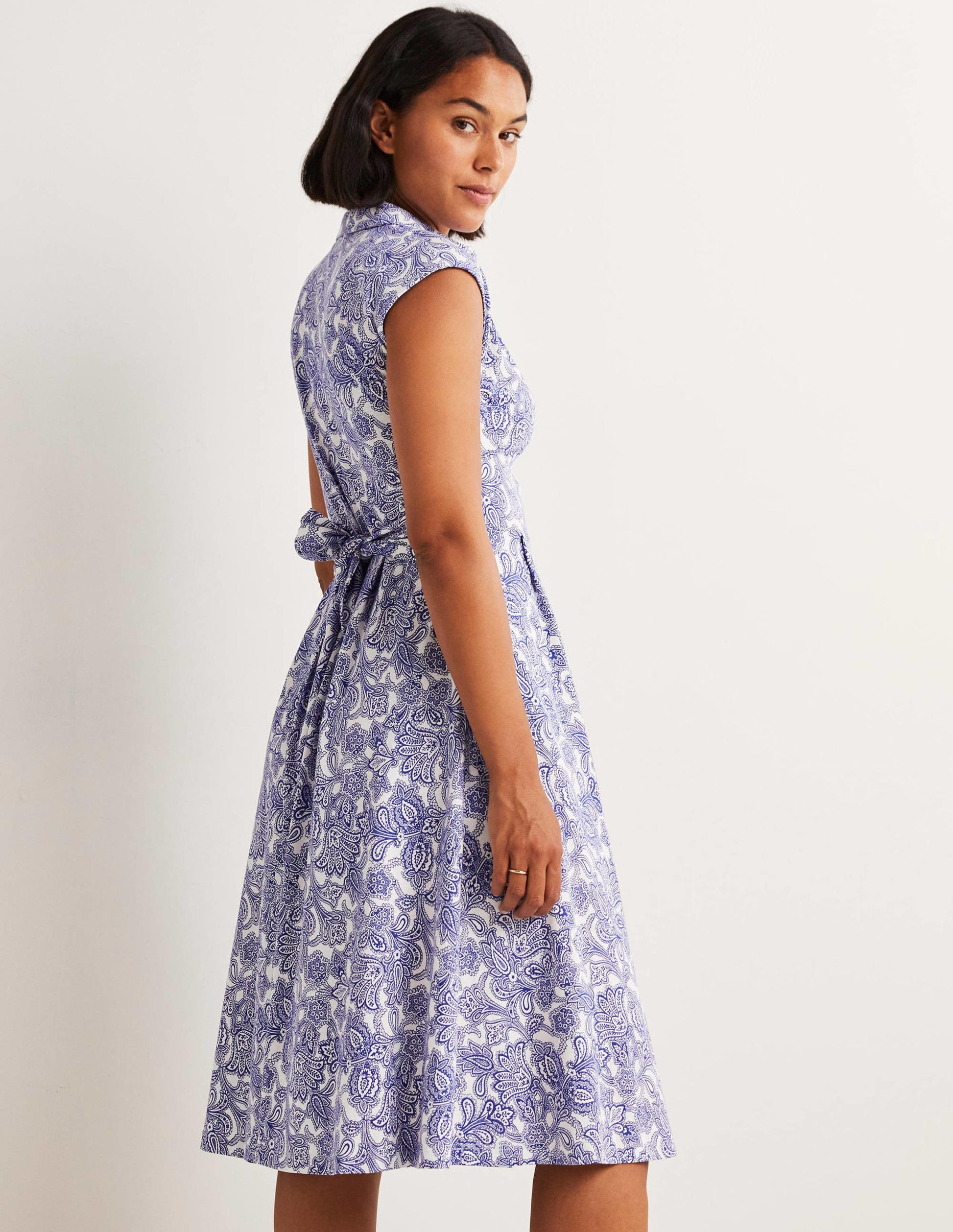 Jersey-Hemdblusenkleid mit Taillengürtel-Meeresblau, Paisley-Knospen-5