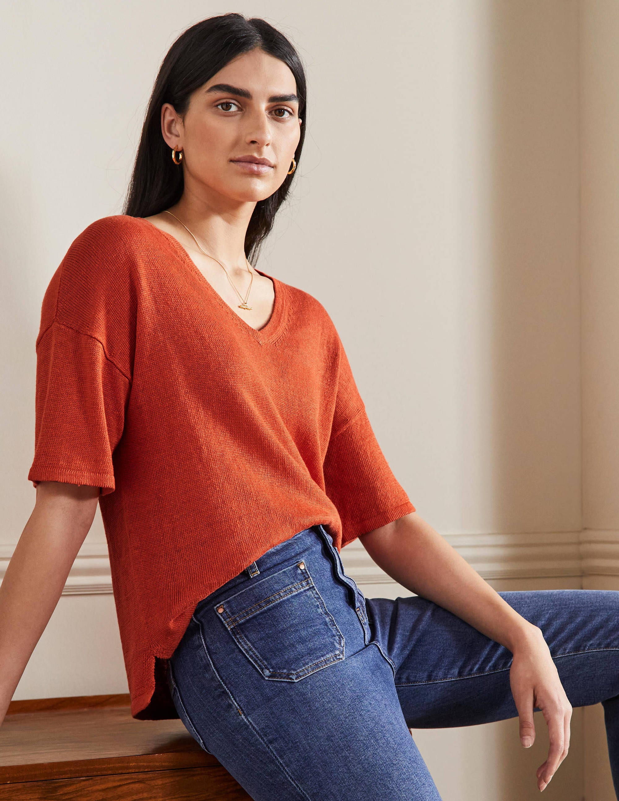Leinen-T-Shirt mit V-Ausschnitt-Kräftiges Papayaorange - Image 1