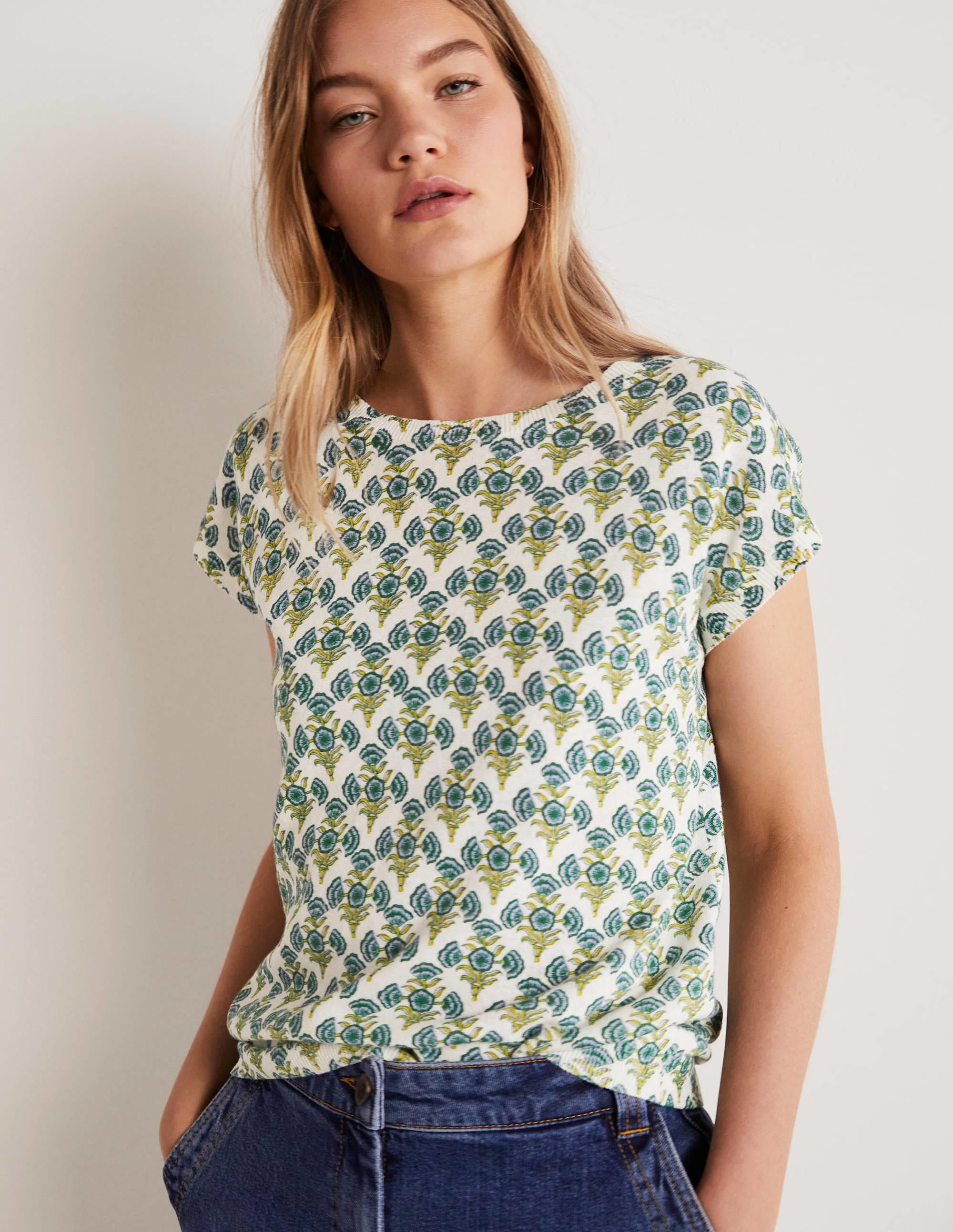 Gemustertes Stricktop mit Rundhalsausschnitt-Vergissmeinnicht-Blau, Geometrisches Blumenmuster - Image 1