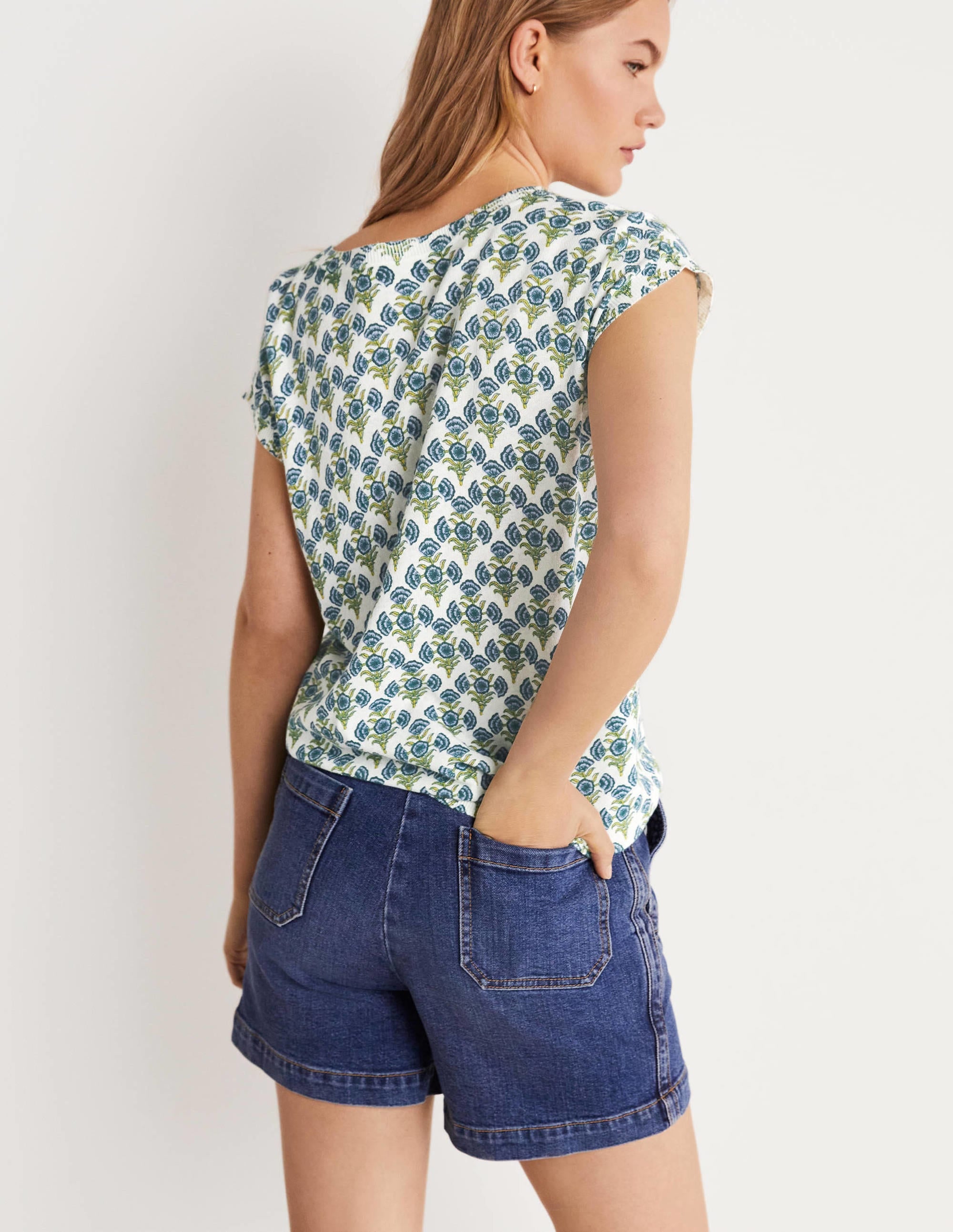 Gemustertes Stricktop mit Rundhalsausschnitt-Vergissmeinnicht-Blau, Geometrisches Blumenmuster - Image 3