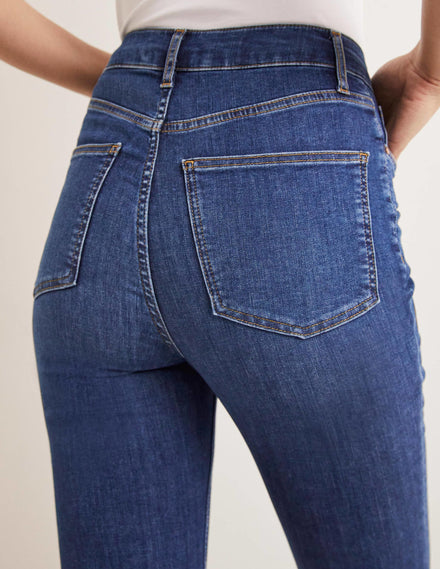 Anliegende Jeans mit Schlag und hohem Schnitt-Mittleres Vintageblau