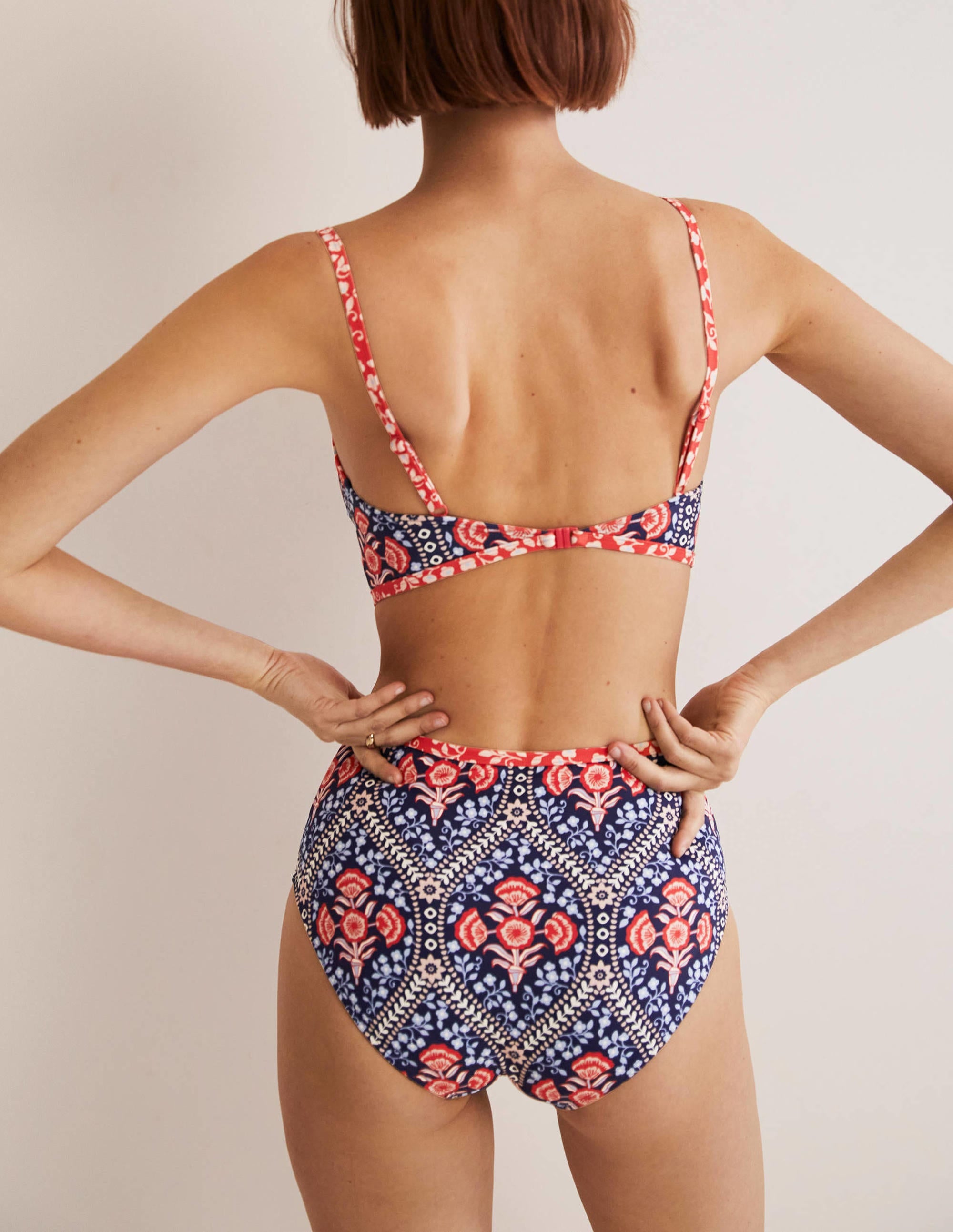 Maillot de bain Alba à découpes-Bleu marine foncé, motif Poppy Garden - Image 3